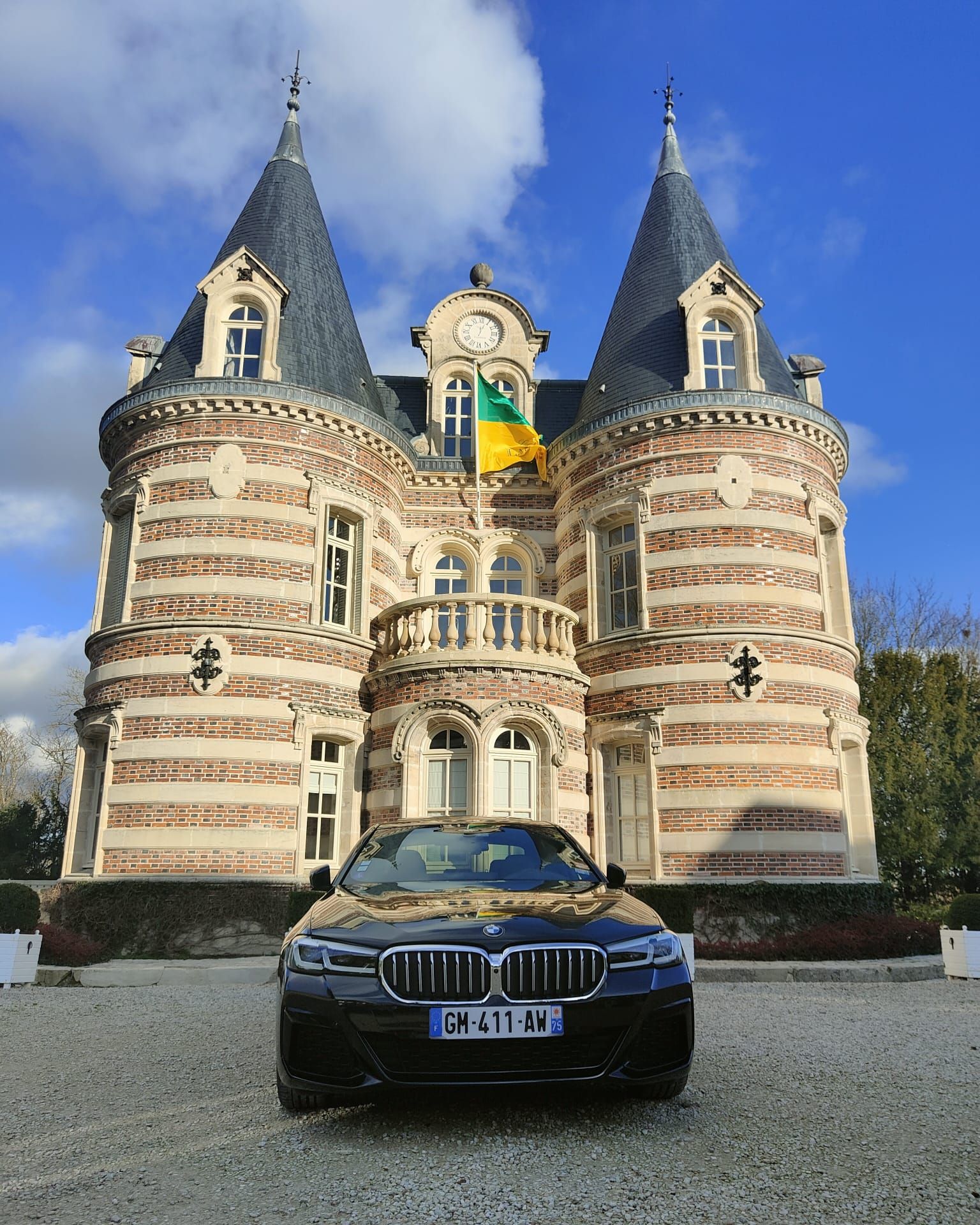Private chauffeur car at Château Comtesse Lafond in Épernay Champagne