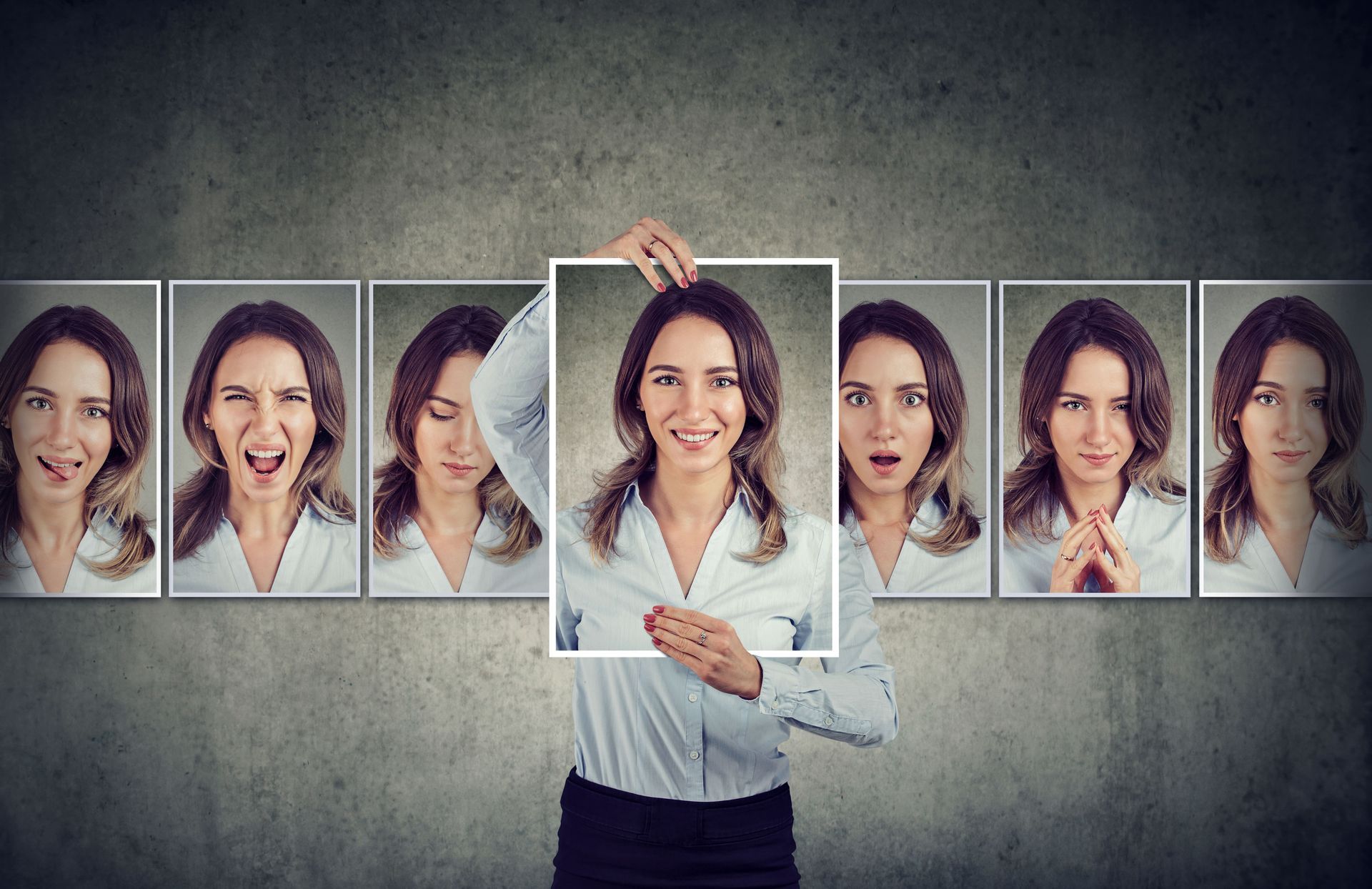 Frau mit unterschiedlichen Gesichtsausdrücken
