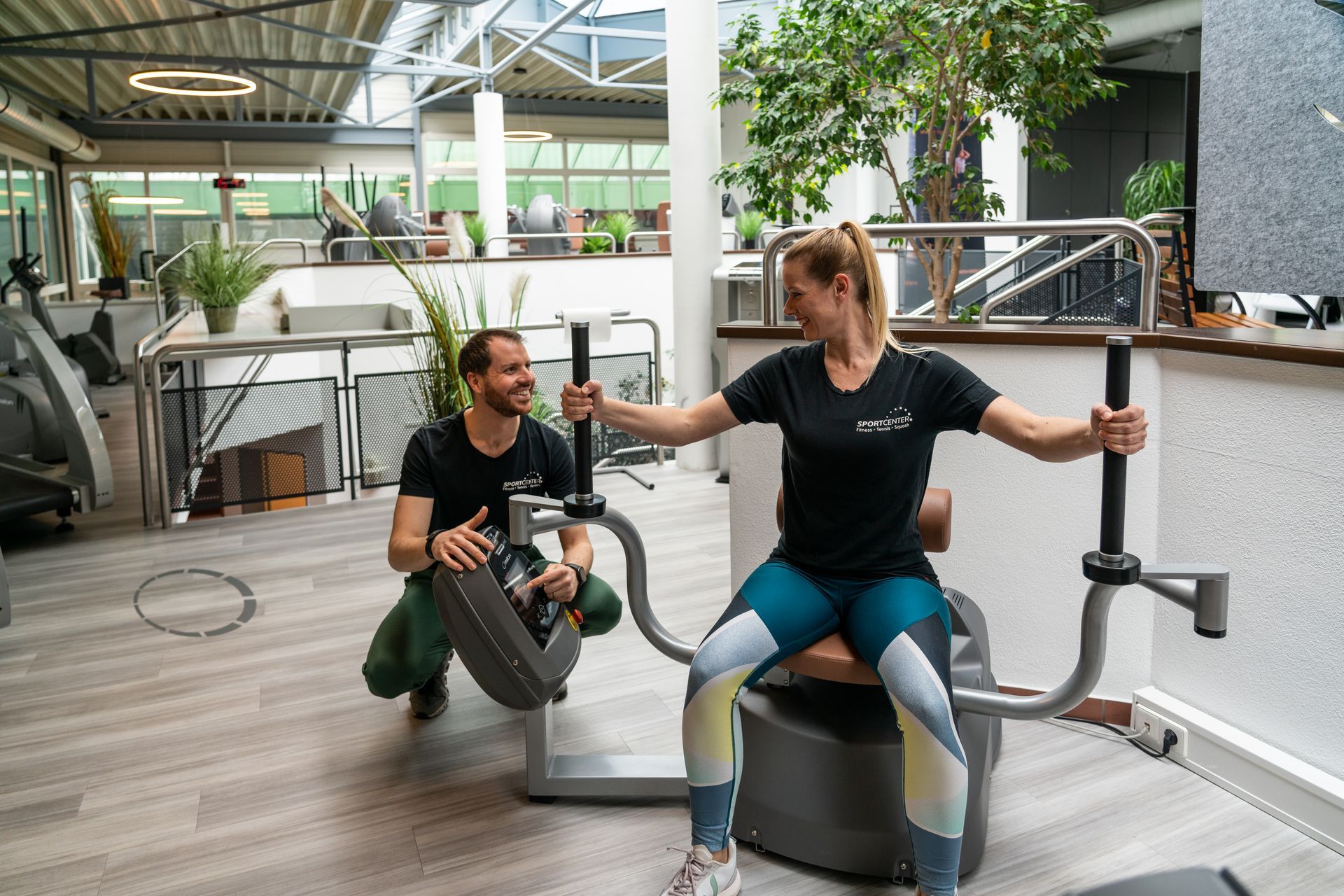 milon Butterfly mit Trainer