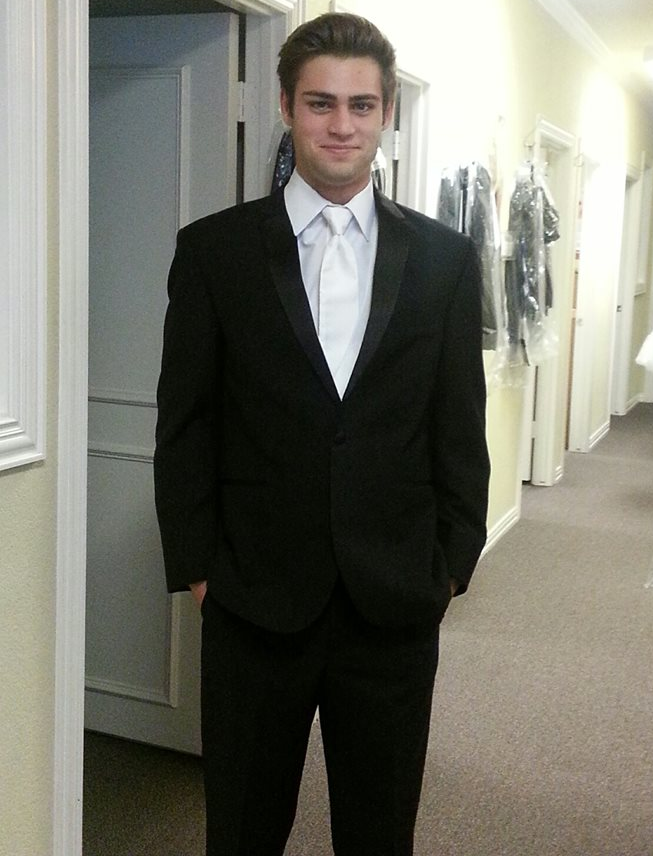 Slim Fit Tuxedo for Real Proms