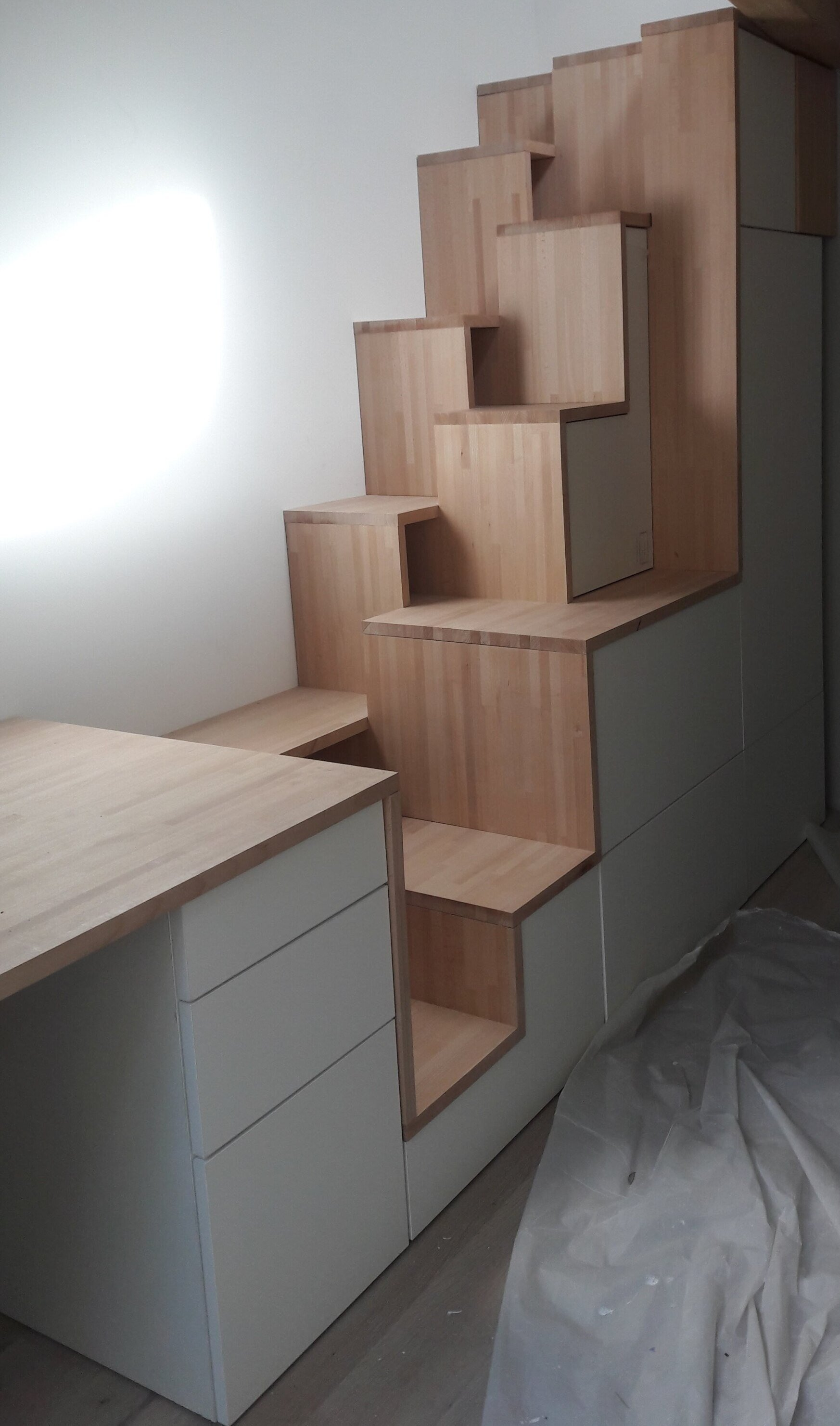 escalier en pas japonais avec rangement sur mesure