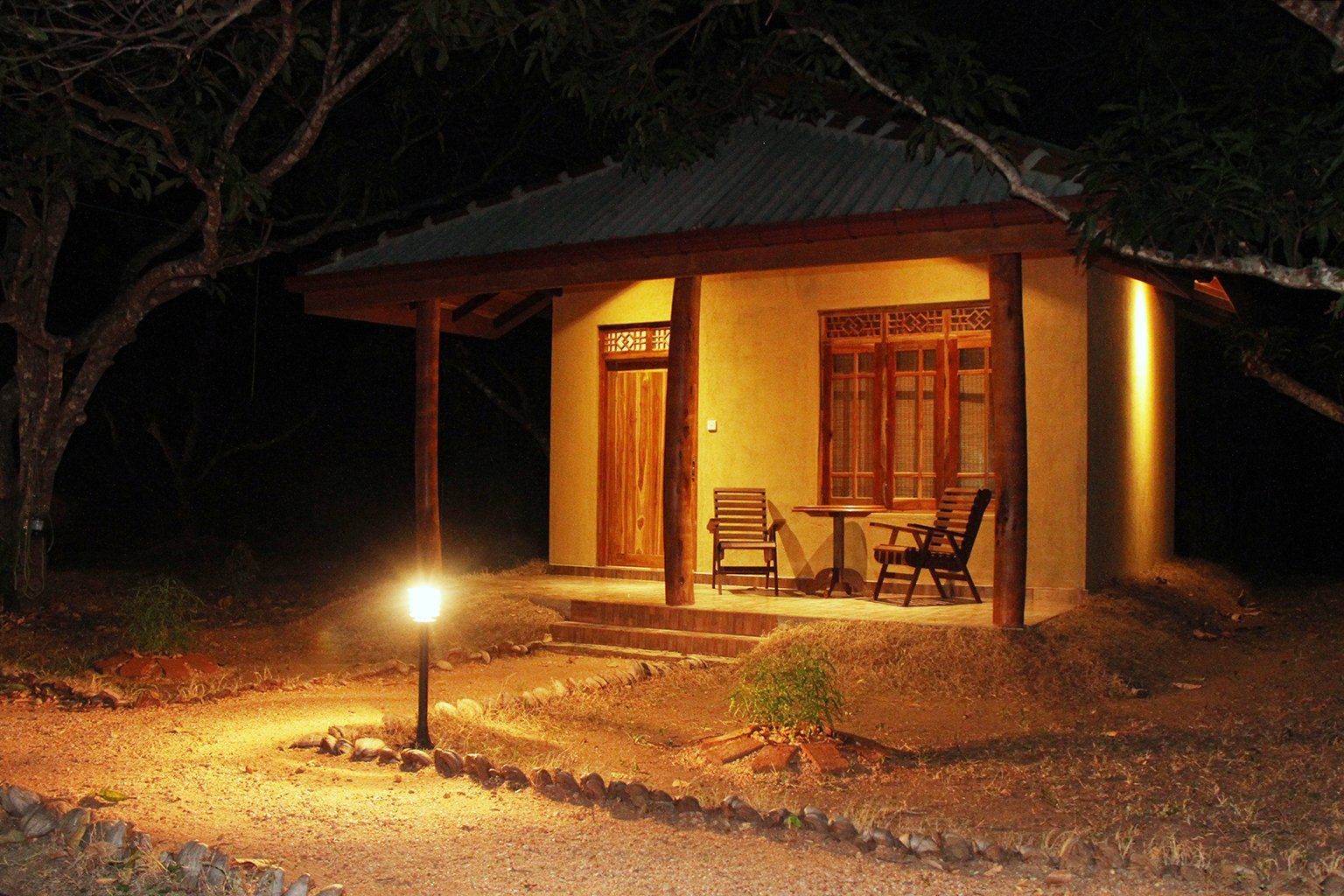 Bissa Villa Triple cabana night garden