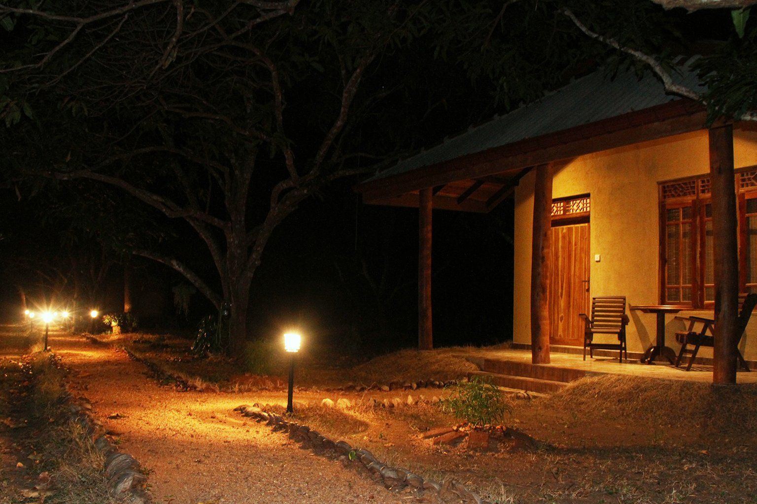 Bissa Villa Triple cabana night garden