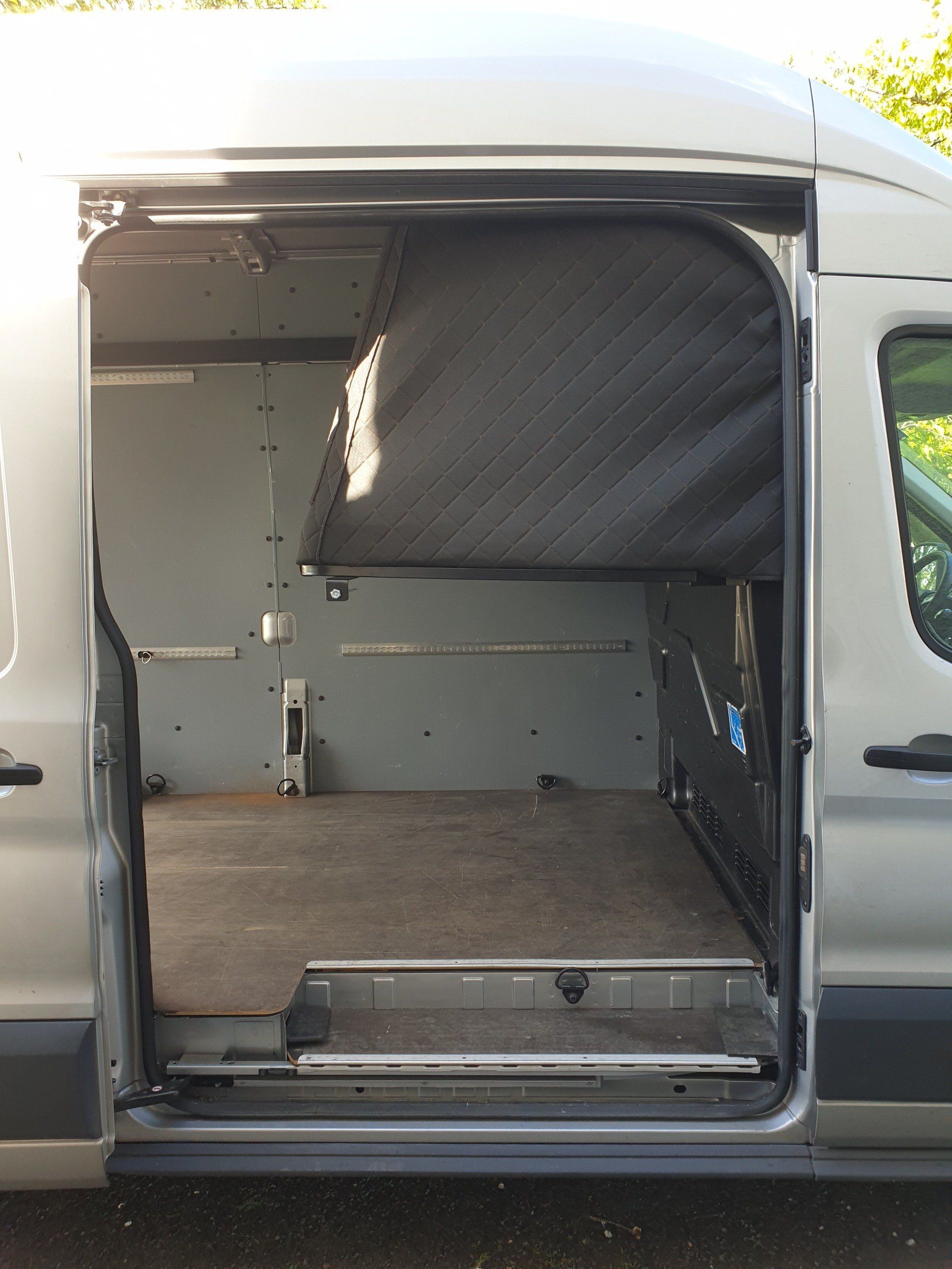 Ford Transit Bett im Ford Transit