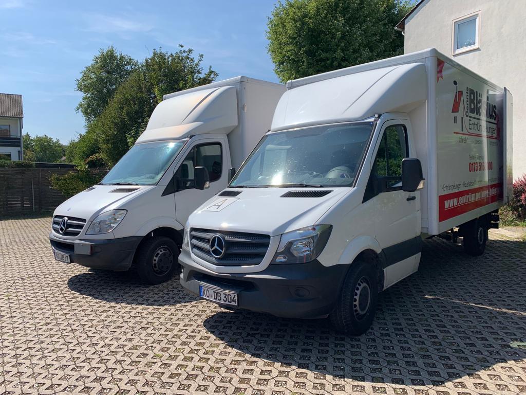 Fahrzeuge von Dennis Bläsius Entrümpelungen Fuhrpark von Dennis Bläsius Entrümpelungen & Haushaltsauflösungen.