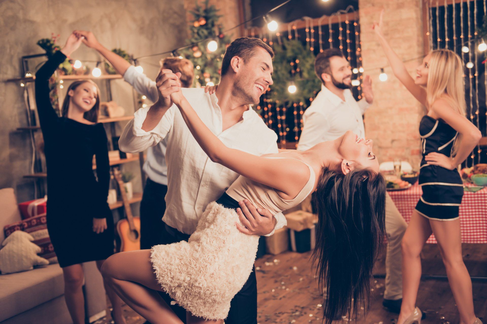 Tanzen, Tanzschule, Boogie Woogie, Einsteigertanzkurs, Ballvorbereitung, Ball, Discofox, Lindy Hop, Swing, Tanzkurse, Zumba in Salzburg