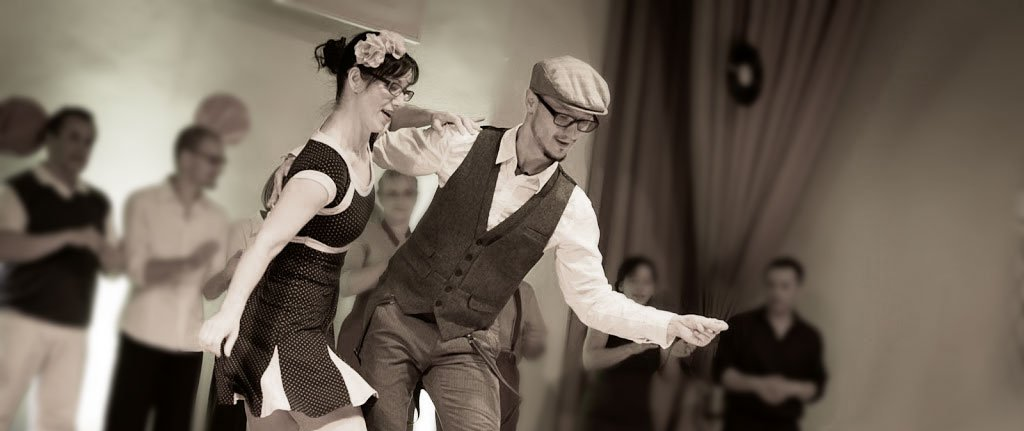 Tanzen, Tanzschule, Boogie Woogie, Einsteigertanzkurs, Ballvorbereitung, Ball, Discofox, Lindy Hop, Swing, Tanzkurse, Zumba in Salzburg