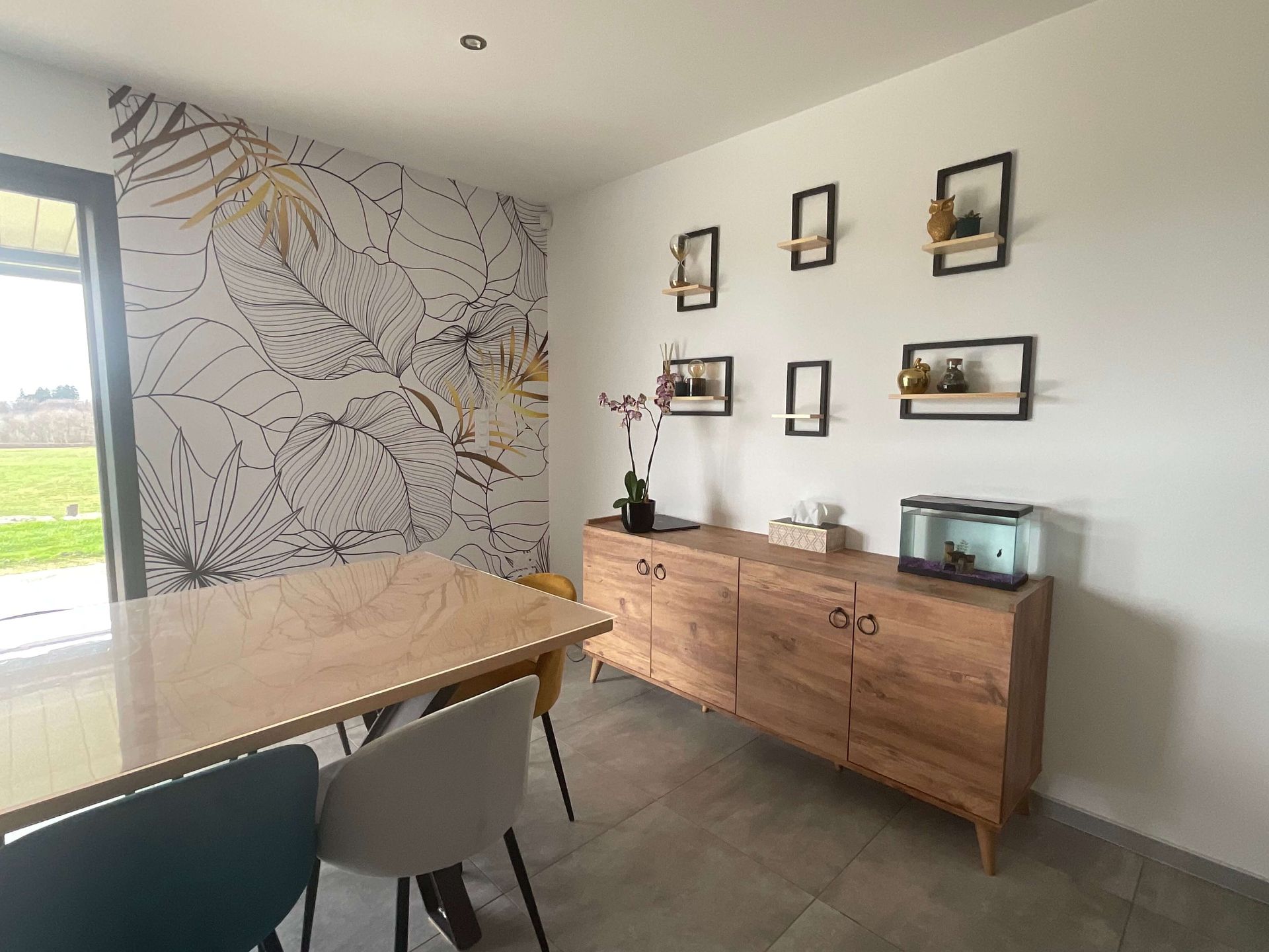 Un séjour qui reflète la personnalité des propriétaires à La Clayette 71800