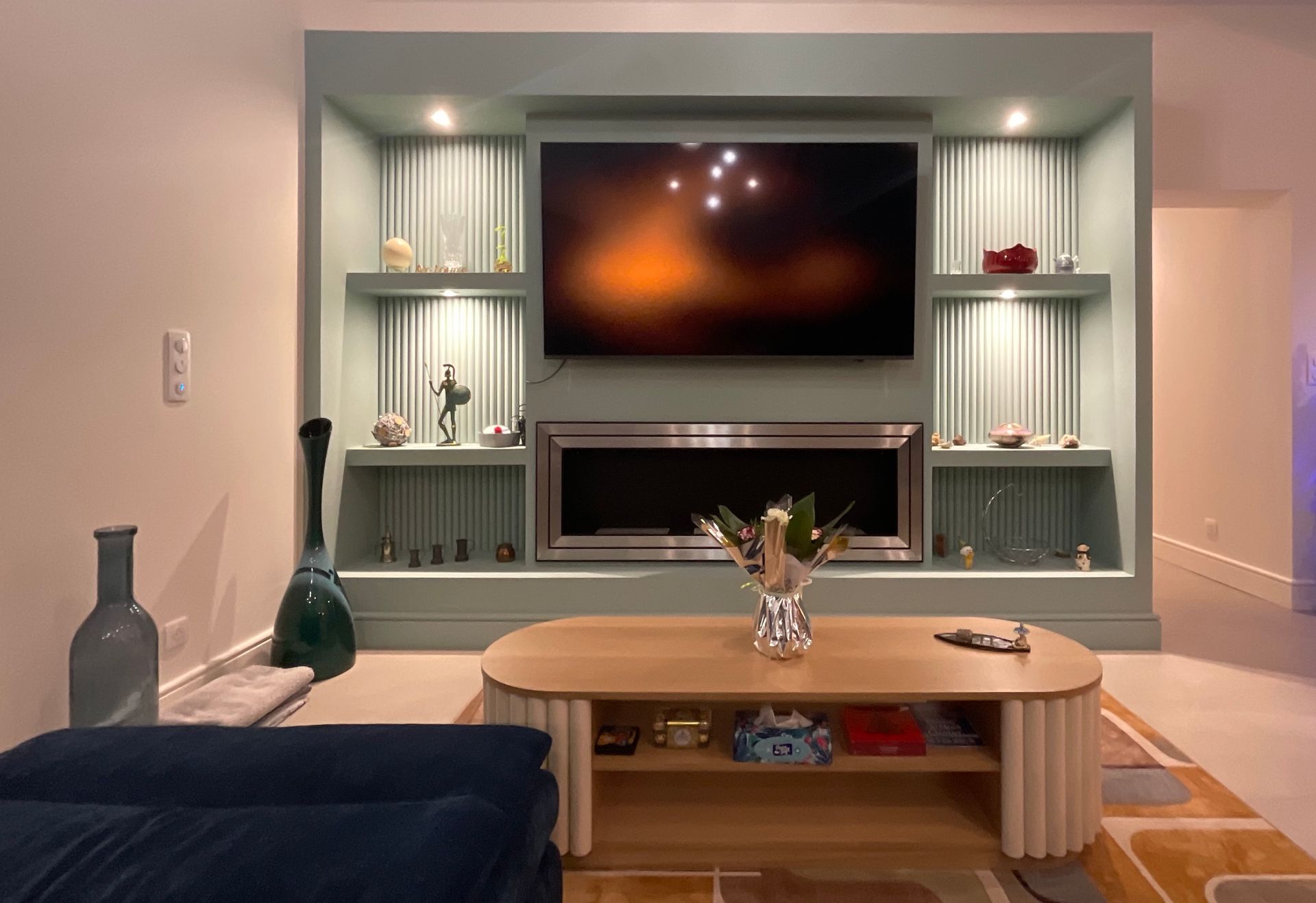 Création d'un meuble étagère avec une arche bleu canard-rénovation salon à Paray le Monial-Couleurs d'intérieur basé à La Clayette