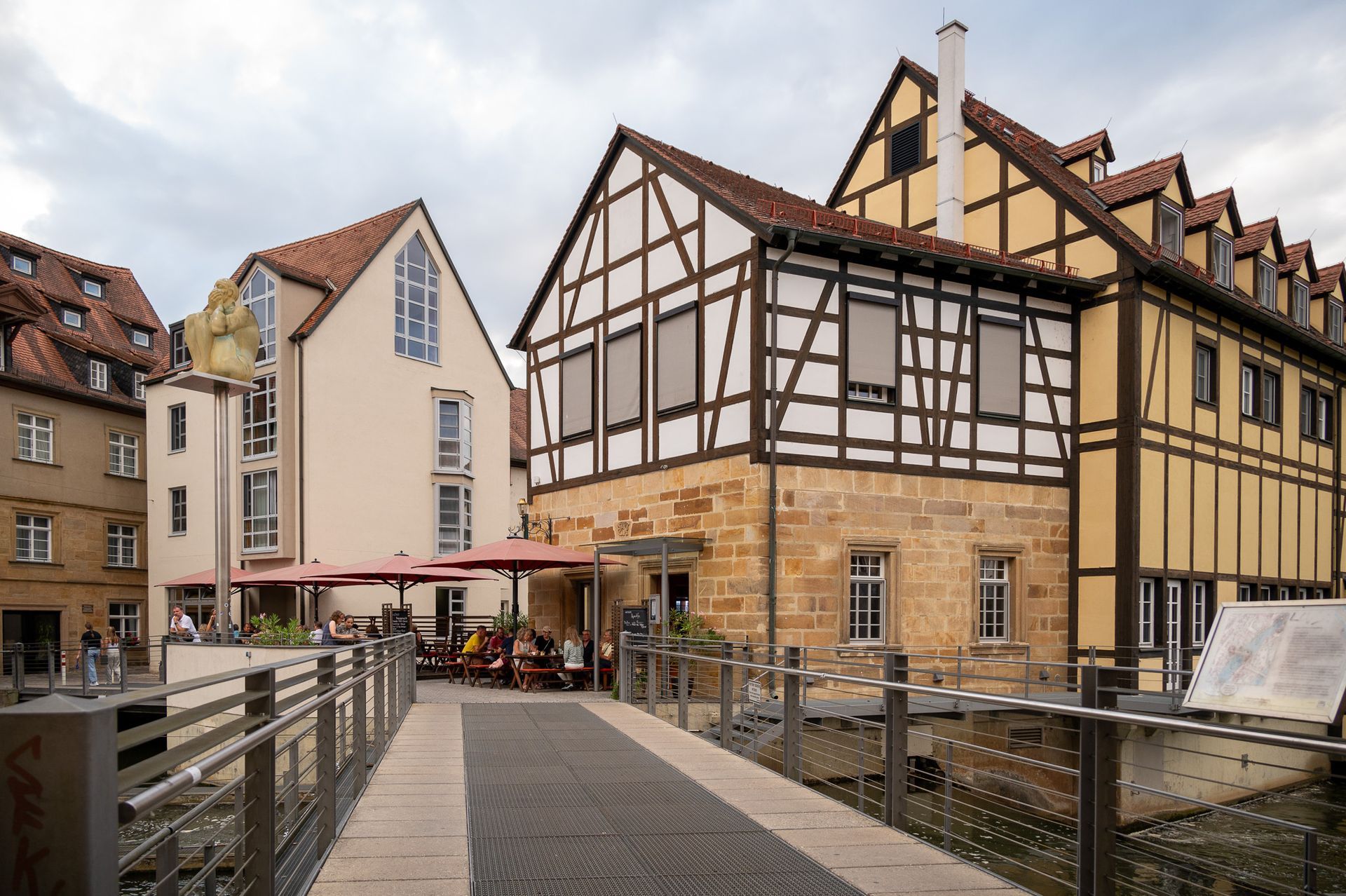 Blick auf das Fachwerkgebäude des Eckerts in Bamberg an der Regnitz – Fotomotiv beim Fotowalk Bamberg.