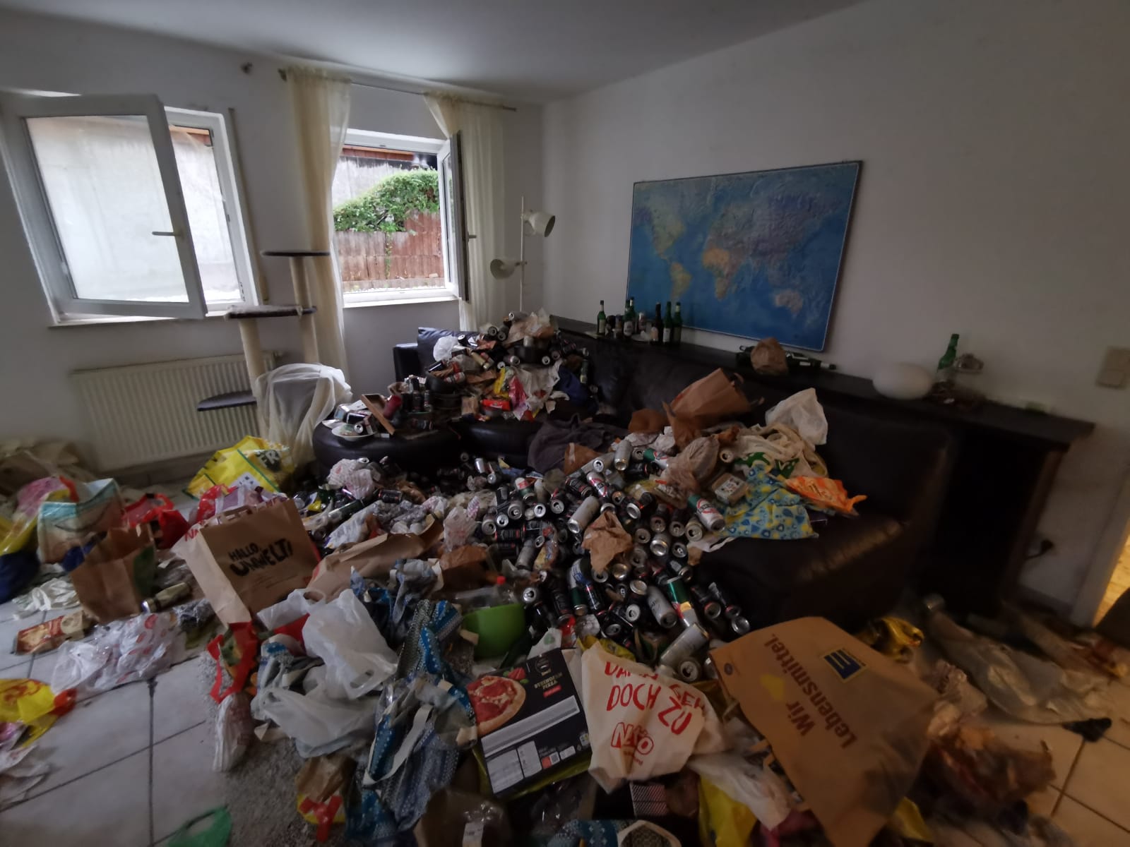 Messiwohnung in Nackenheim vor der Räumung – überfüllt, verschmutzt und kaum betretbar