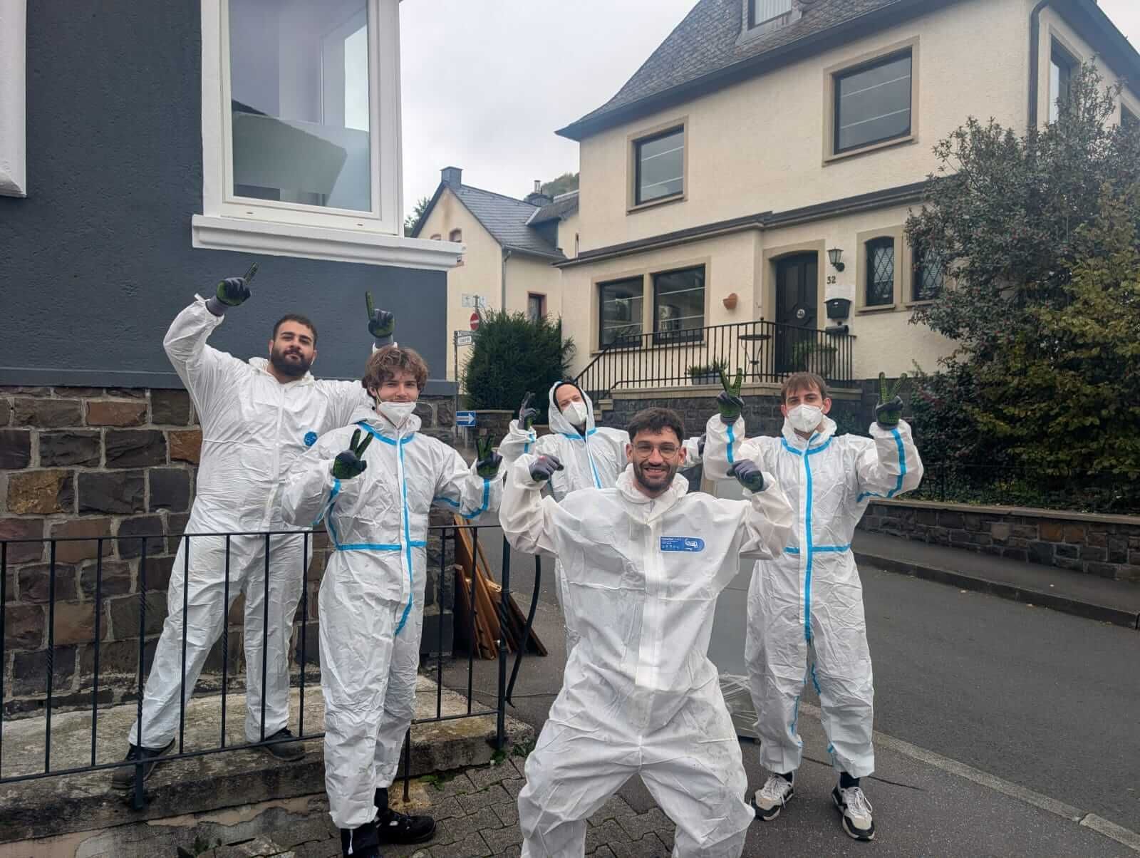 Entrümpelungsteam der Firma Molitor nach einer Messiwohnung-Räumung in Kaiserslautern – erfahrene Spezialisten für schwierige Wohnungsauflösungen