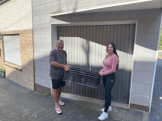 Gerald und Gina beim entrümpeln in Rodgau