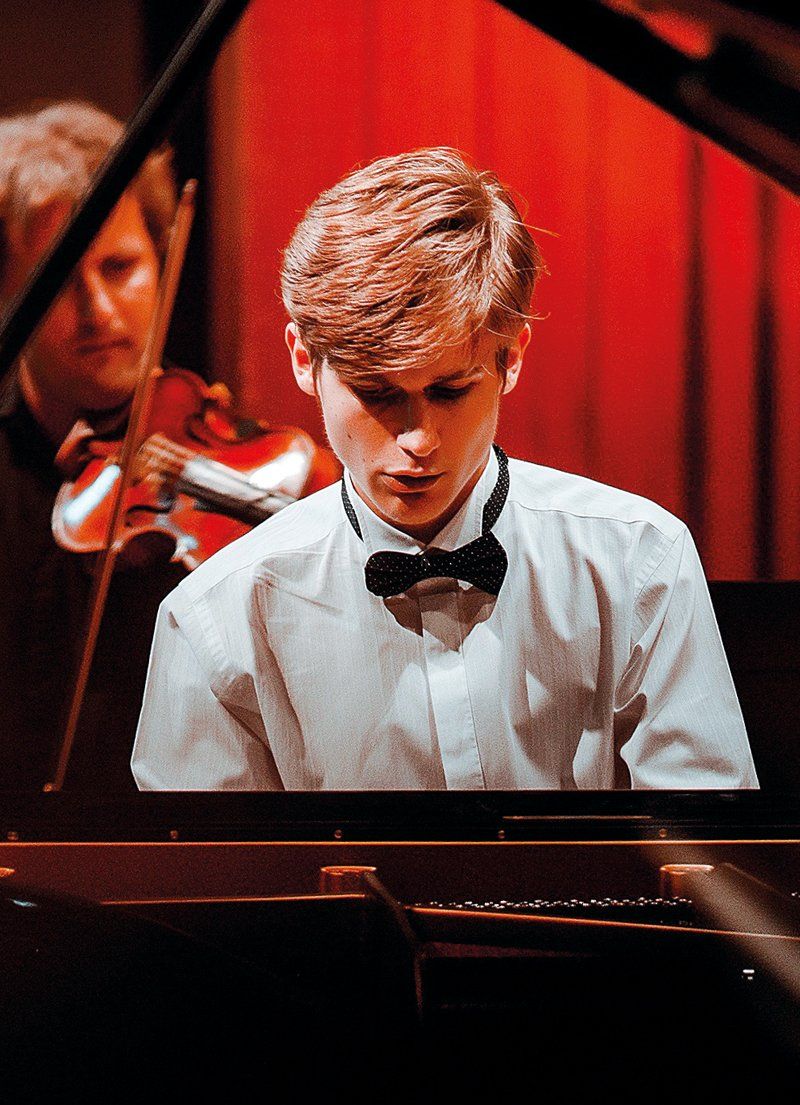 Simon Buerki am Klavier