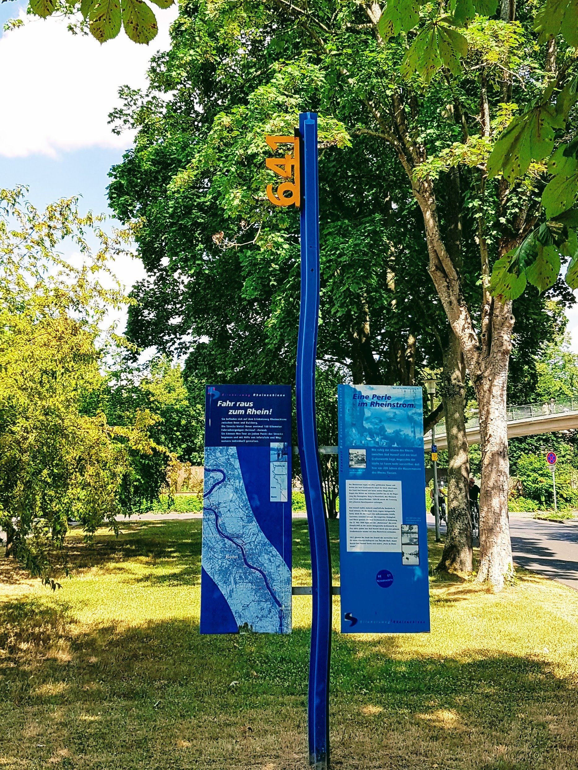Rheinradweg-Beschilderung/Infostation