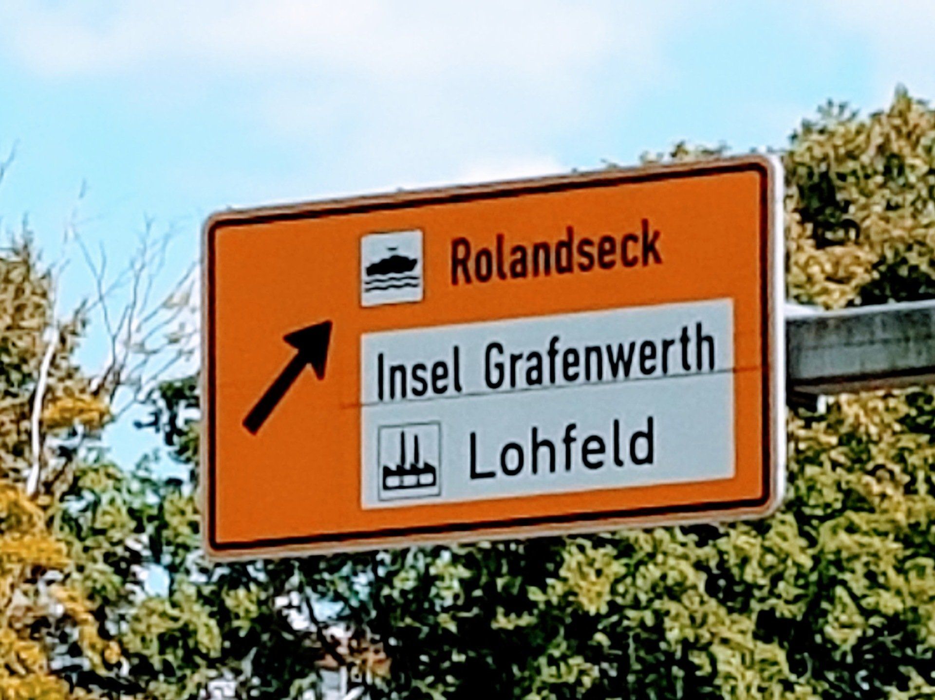 Ausschilderung auf der B 42