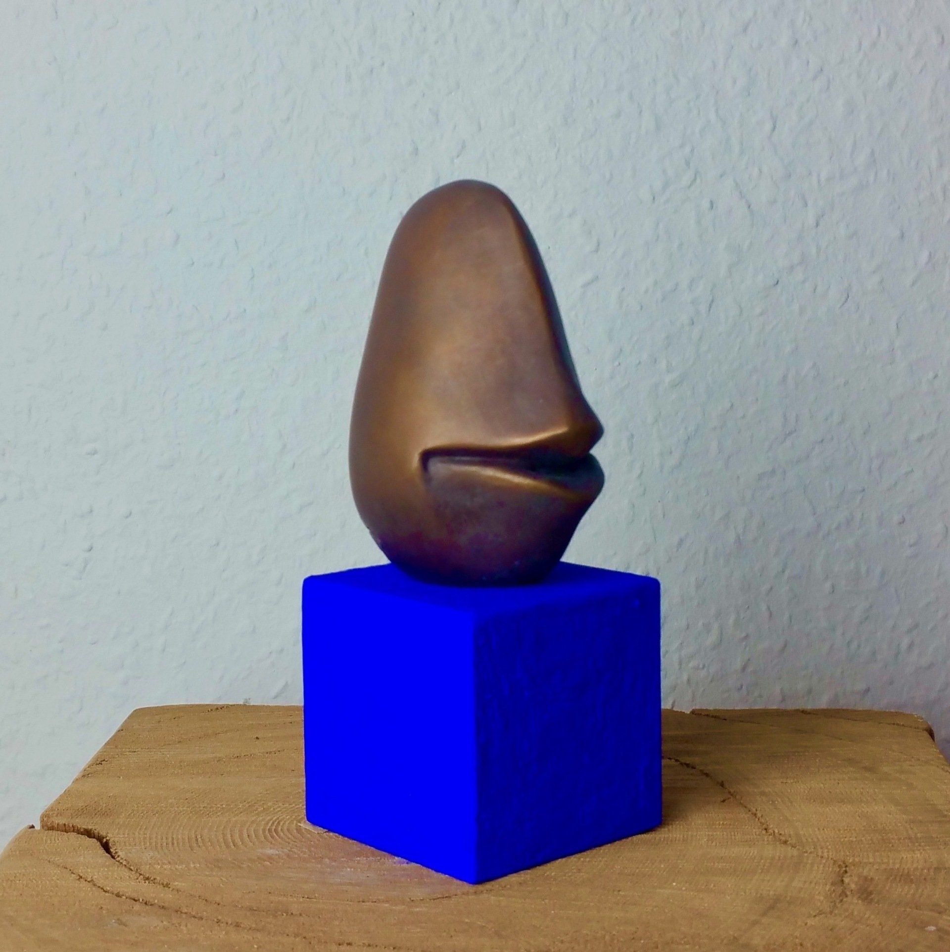 Nur-Mund-Skulptur