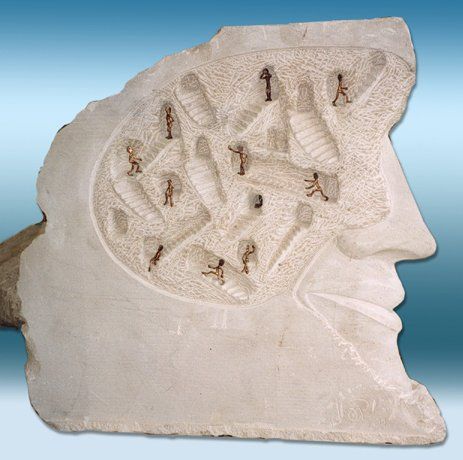 Das Bild zeigt die Steinskulptur