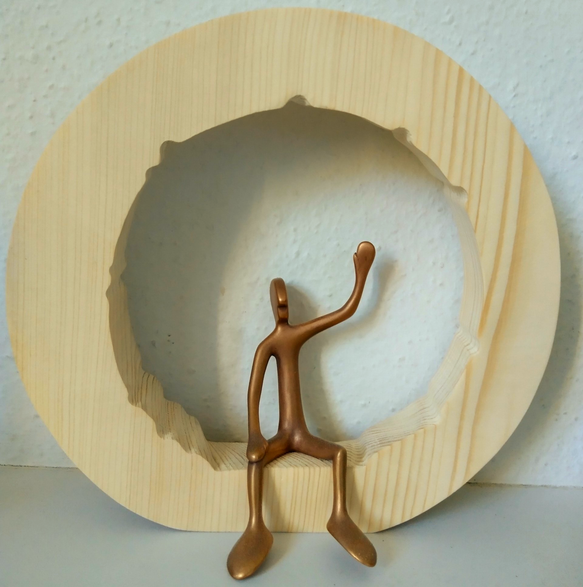 Das Bild zeigt, was eine Kundin/ein Kunde mit einer Figur der Serie Friends von Bildhauer Oliver Pohl selber gebaut hat.