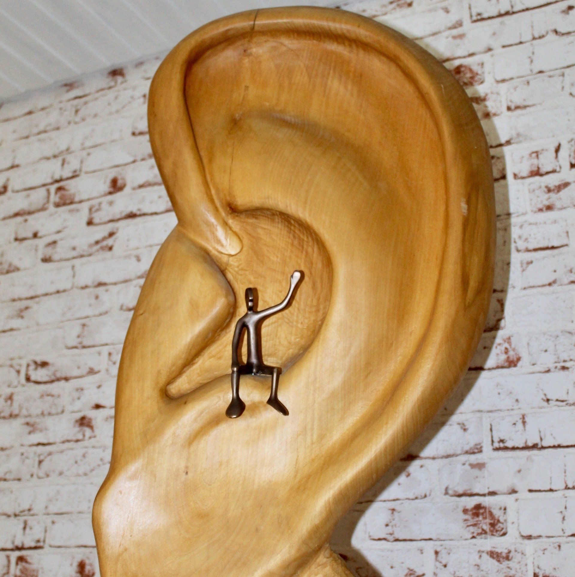 Das Bild zeigt die Skupltur