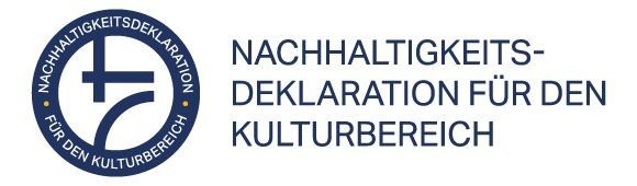 Logo Nachhaltigkeitsdeklaration Das Bild zeigt dasLogo der Nachhaltigkeitsdeklaration für den Kulturbereich. Oliver Pohl hat die Nachhaltigkeitsdeklaration 2024 unterzeichnet.