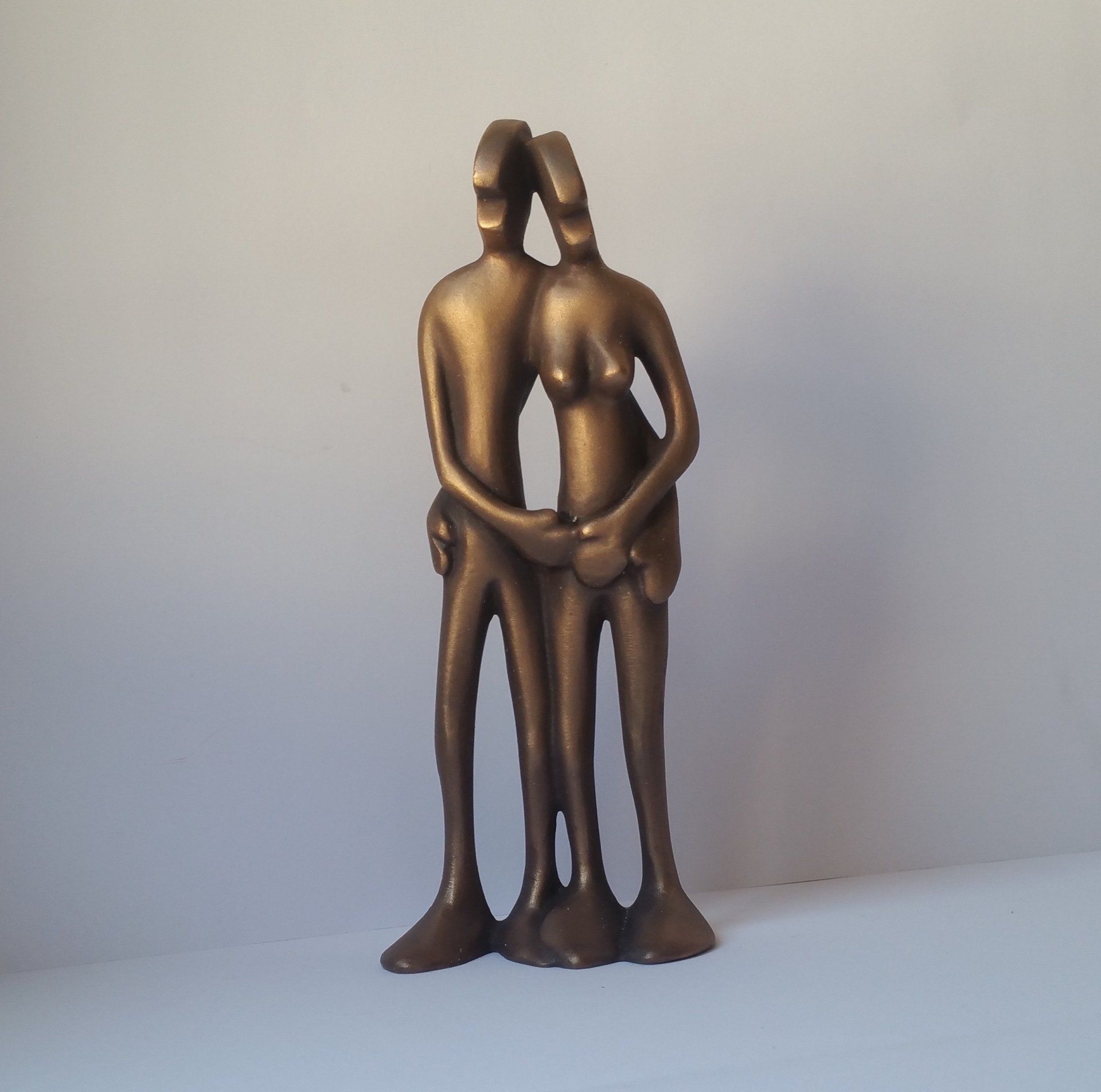 Das Bild zeigt das FRIENDspaar No 12 aus Bronze.