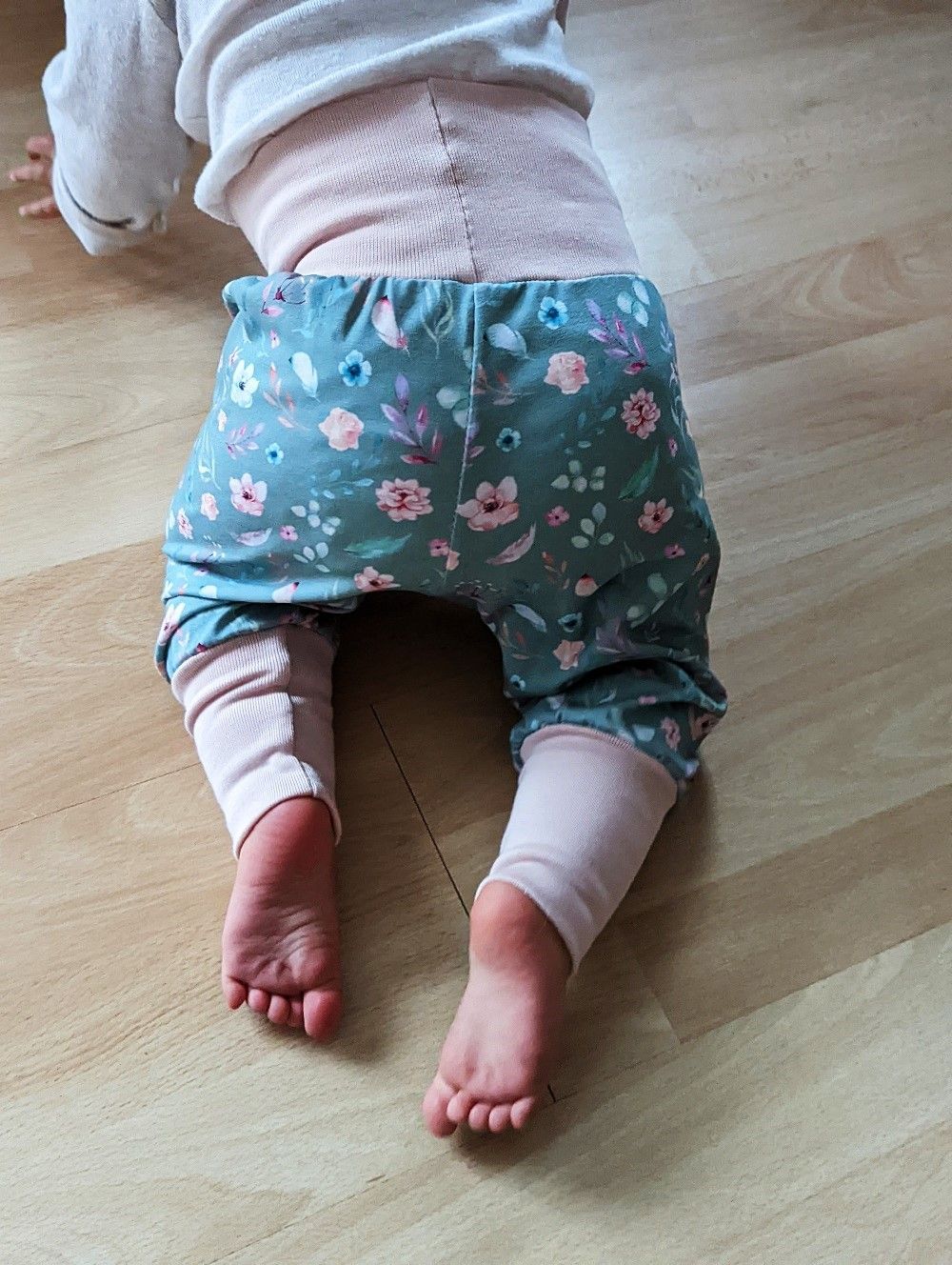 Babypumphosen Erstlingsausstattung Mini Tilli by Sonja - Babysachen handmade