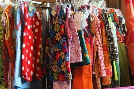 In meiner Manufaktur in der Nähe von Koblenz findest du aussergewoehnliche Kindermode Mini Tilli by Sonja