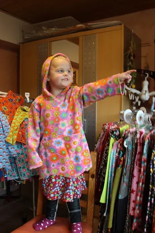 Zipfelpulli Fleece Mini Tilli by Sonja - Manufaktur für außergewöhnliche Kindermode in Trimbs