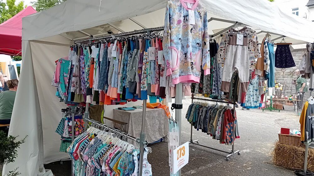 Mein Stand beim Handwerkermarkt in Plaidt Kunsthandwerkermarkt 2026 in Plaidt - Stand Mini Tilli by Sonja - Selbstgenähte Kinderkleidung