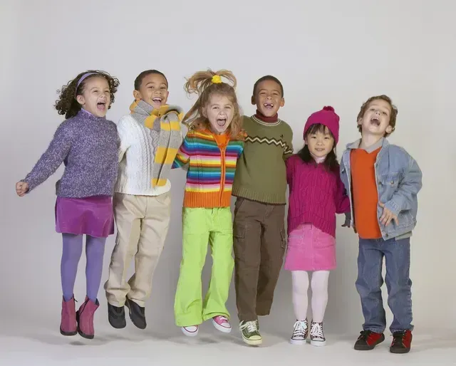 Finde jetzt die richtige Kindergroesse für handgenaehte Einzelstücke für Kinder- Mini Tilli by Sonja