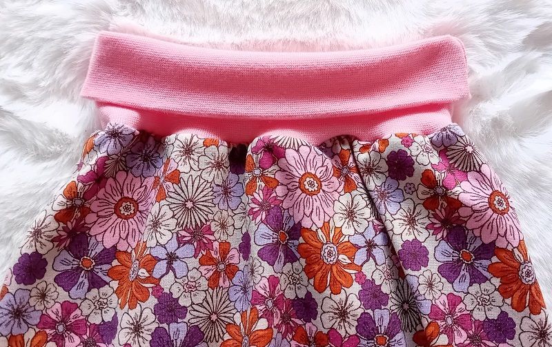 umgeschlagenes Bauchbündchen Pumphosen zum mitwachsen von Mini Tilli by Sonja