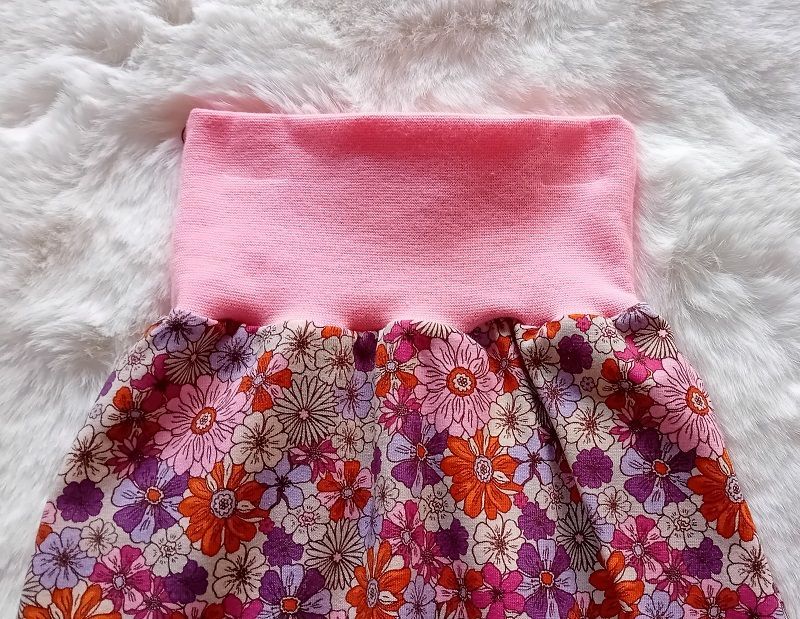 Elastischer Bund einer Mitwachshose für Kinder Mitwachsende Pumphosen von Mini Tilli by Sonja sind praktisch, bequem und nachhaltig