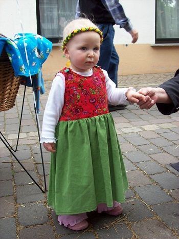 Handgemachte Mädchenkleider von Mini Tilli by Sonja