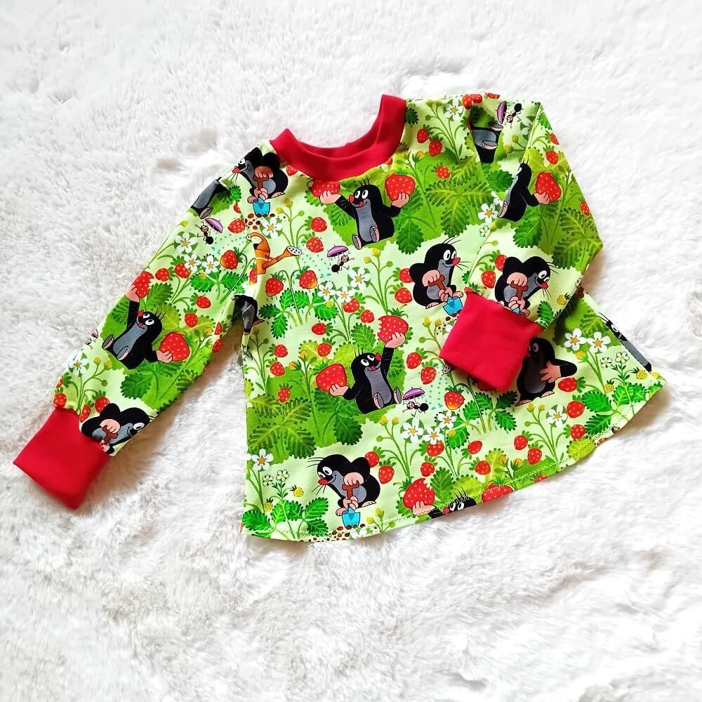 Mini Tilli by Sonja - Selbstgenähte Kinderkleidung - Mädchenpullover Größe 86 mit dem kleinen Maulwurf im Erdbeerfeld