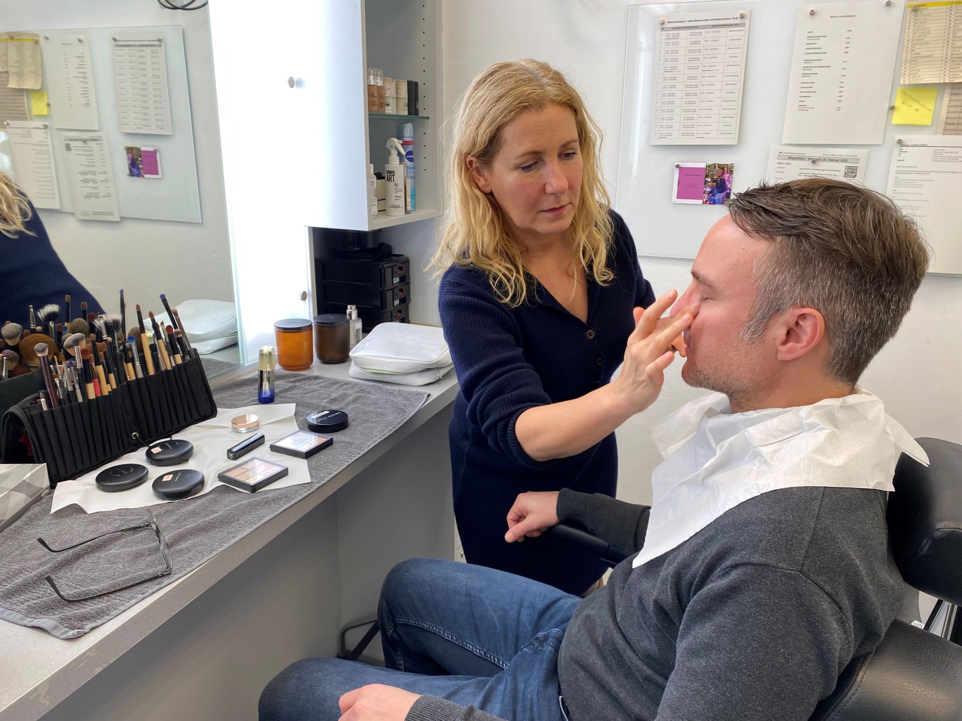 Torben Hildebrandt, Hannover, in der Maske, NDR Fernsehen