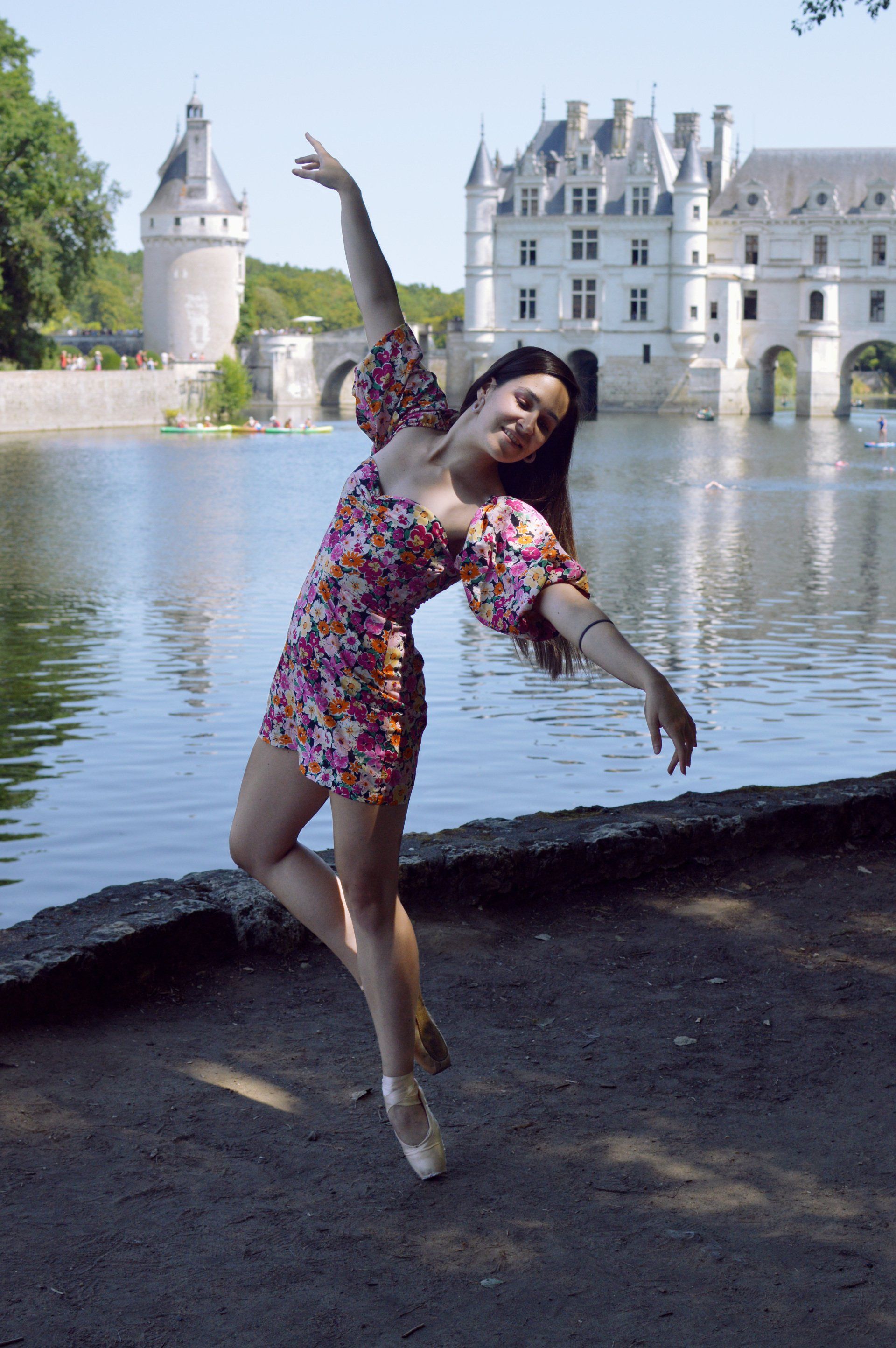 Ballet Bilbao 
Estudio de Ballet Clásico Teresa González Ardanaz 
Escuela Ballet Bilbao
 Academia Ballet Bilbao 
Clases Ballet Bilbao Indautxu
Elara Ortiz Martija