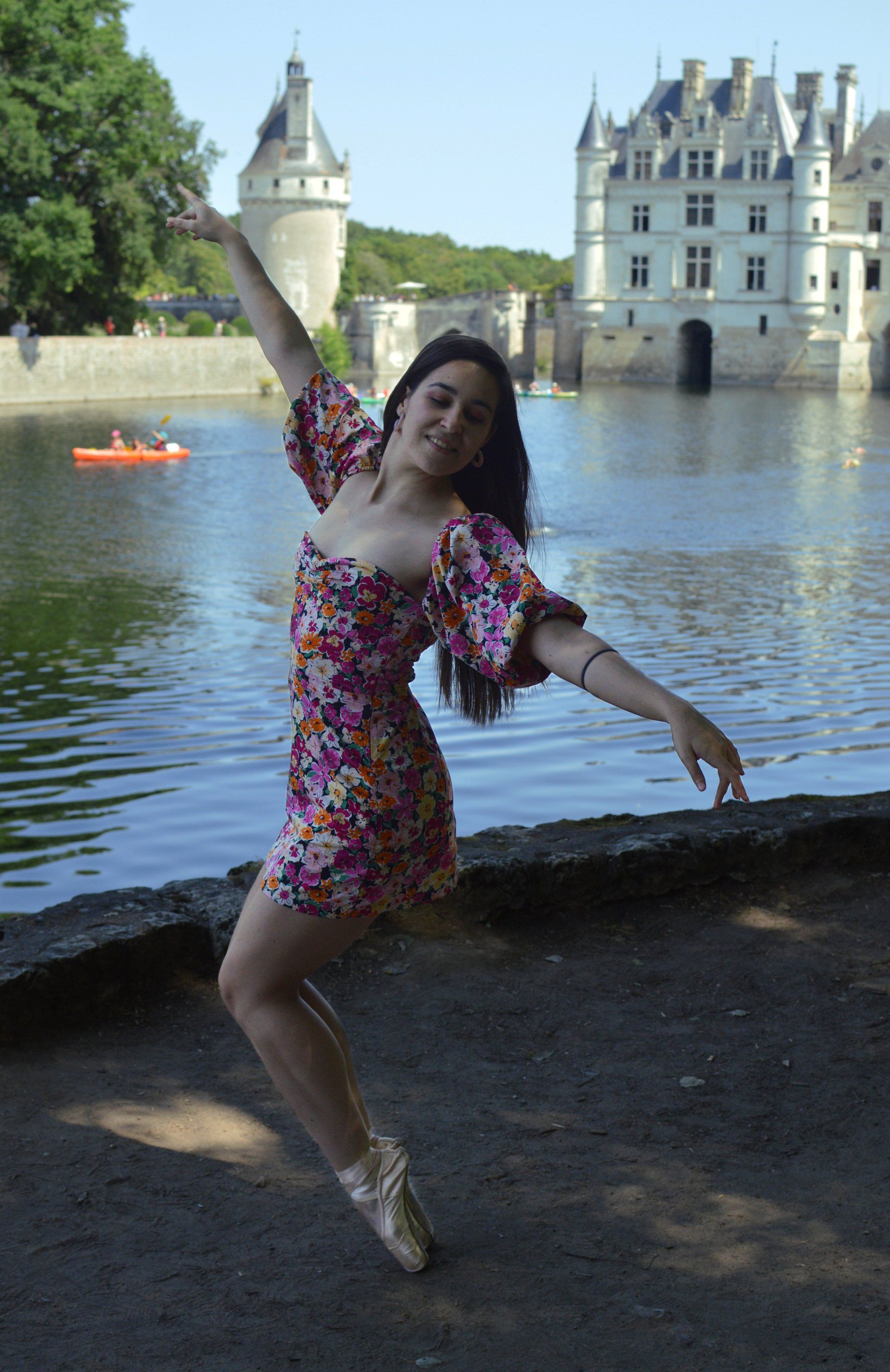 Ballet Bilbao 
Estudio de Ballet Clásico Teresa González Ardanaz 
Escuela Ballet Bilbao
 Academia Ballet Bilbao 
Clases Ballet Bilbao Indautxu
Elara Ortiz Martija