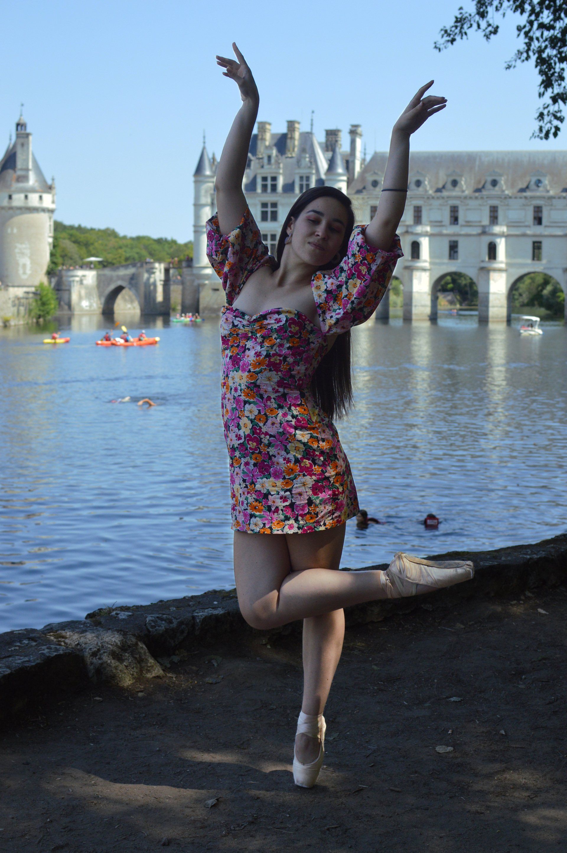 Ballet Bilbao 
Estudio de Ballet Clásico Teresa González Ardanaz 
Escuela Ballet Bilbao
 Academia Ballet Bilbao 
Clases Ballet Bilbao Indautxu
Elara Ortiz Martija