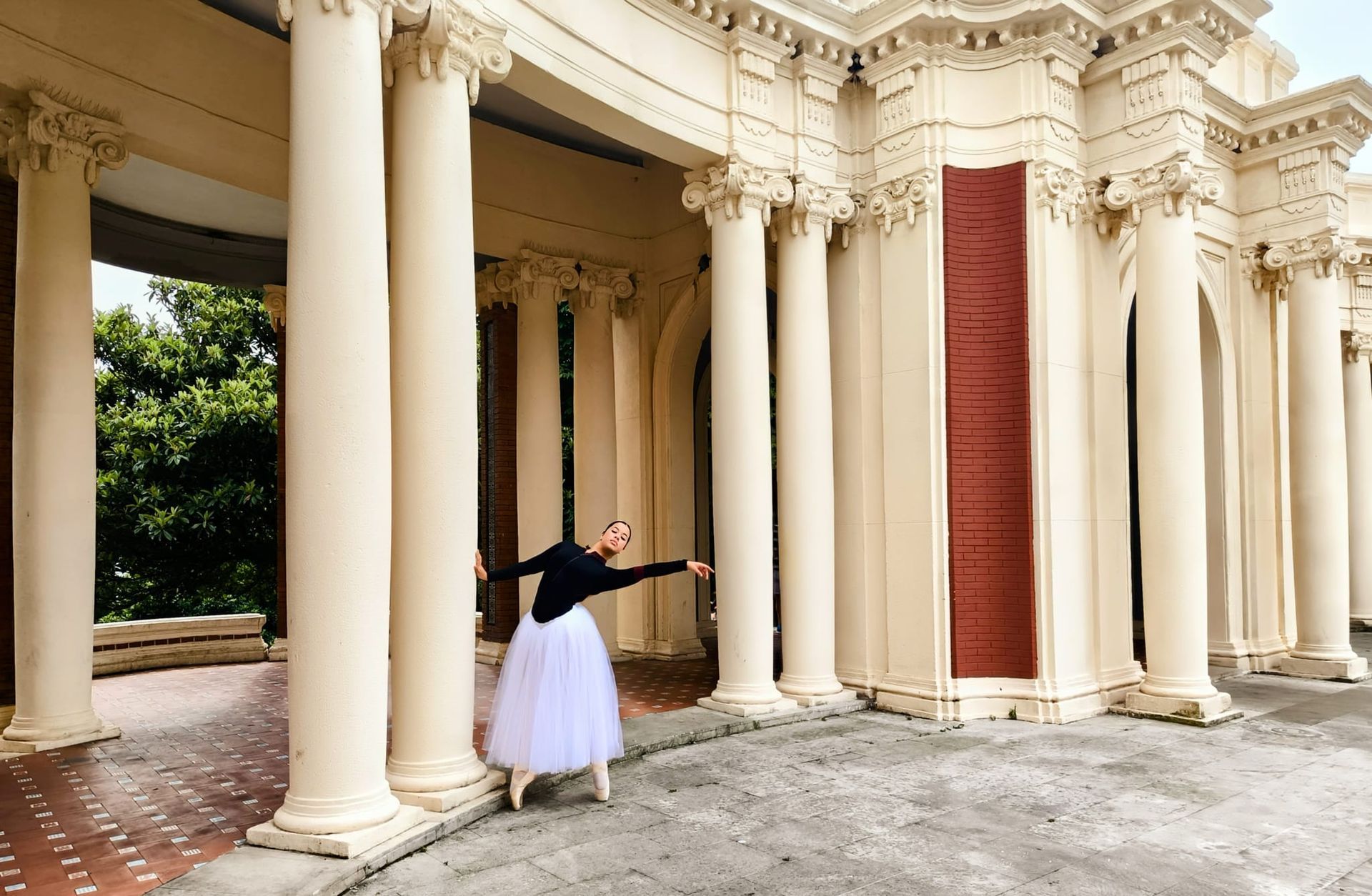 Ballet Bilbao 
Estudio de Ballet Clásico Teresa González Ardanaz 
Escuela Ballet Bilbao
 Academia Ballet Bilbao 
Clases Ballet Bilbao Indautxu
Alexia Valenzuela Morales