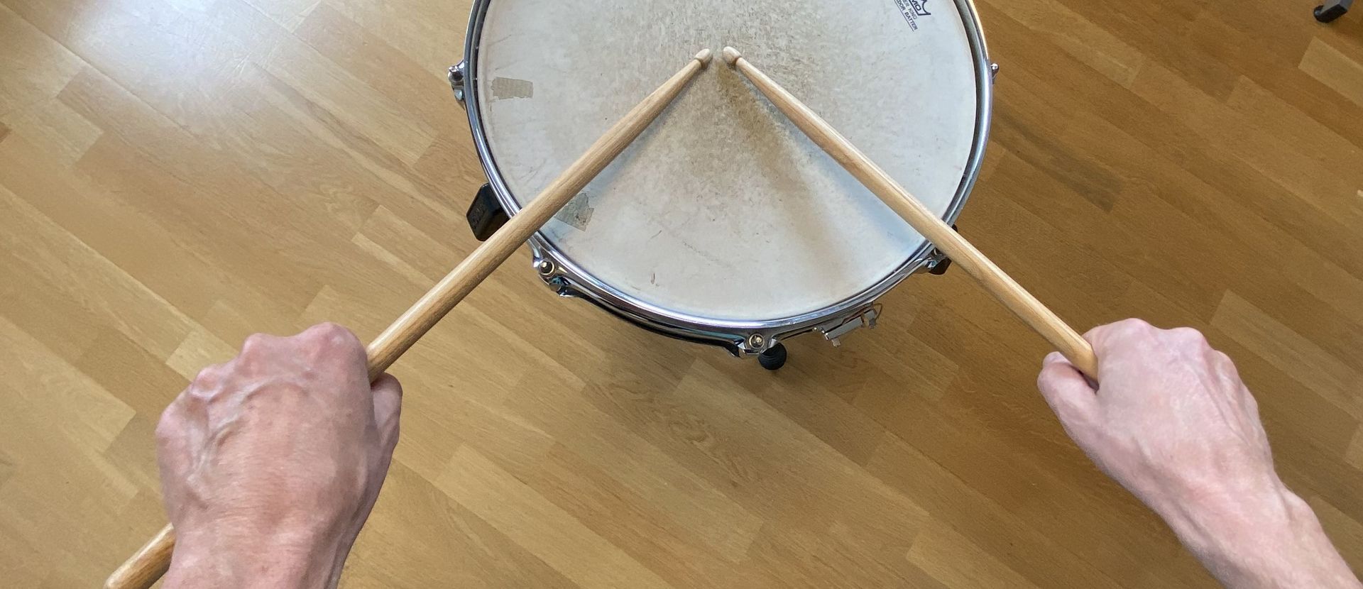 Haltung der Drum Sticks für Kinder Richtige Stickhaltung für Kinder | Snare Drum