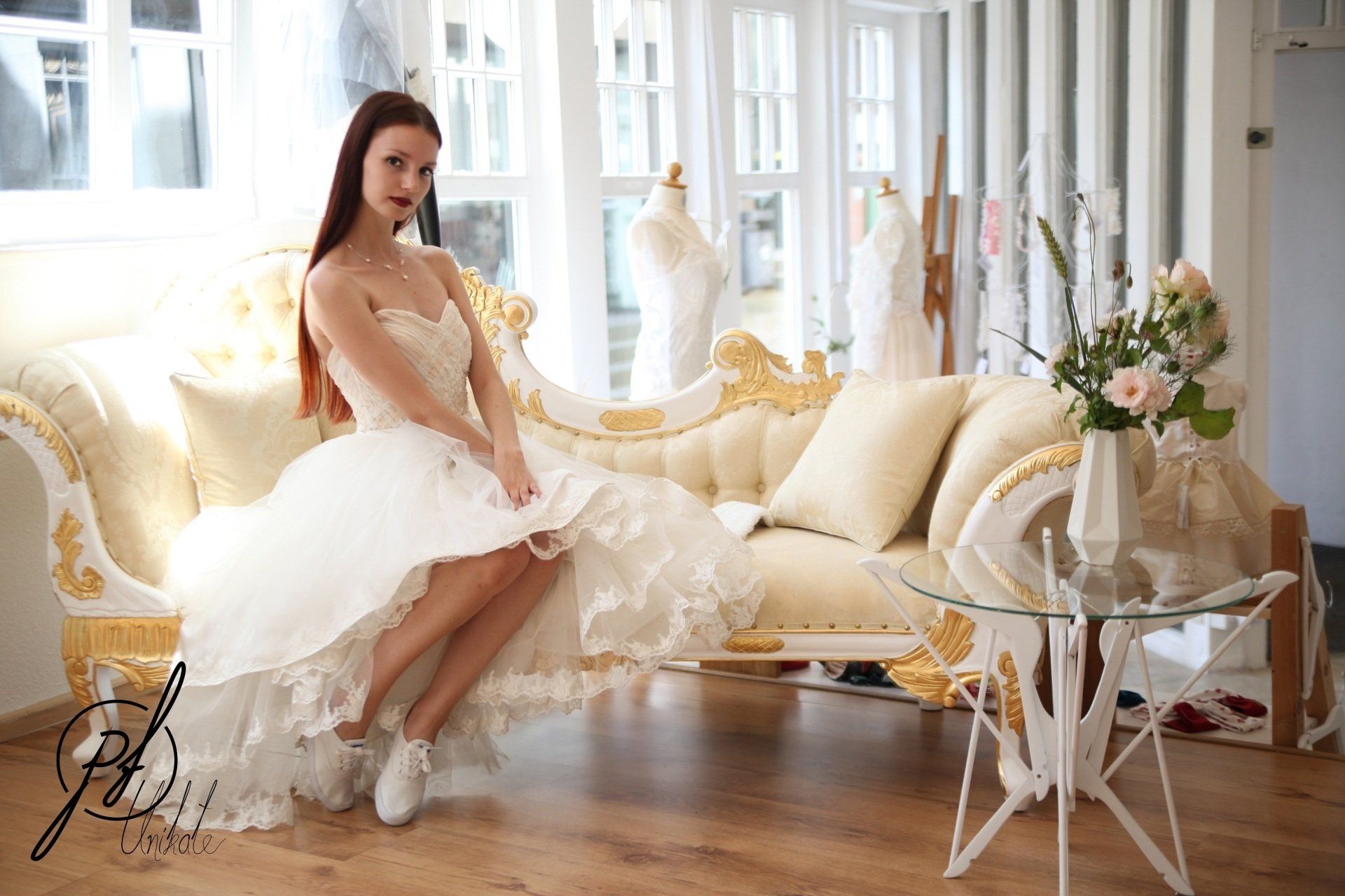 Alicia Brautmode, Brautkleid, Hochzeitskleid, Braut, Hochzeit, Brautmodenladen, Brautgeschäft, Hochzeitsladen, Brautmodengeschäft, Maßschneider, Maßgeschneidert, maßgeschneidertes Brautkleid, Brautkleid nach deinen Wünschen, Couture, Couturekleid, Vintagekleid, Vintagebrautkleid, Seidenbrautkleider, schönste Hochzeitskleider, Bohobrautkleid, Bohowedding, Bohoweddingdress, Bohospitze, Bohokleider, zwischen Tüll und Tränen, Spitze, Seide, Chiffon; Stuttgart, Calw, Nagold, Wildberg, Herrenberg, Böblingen, Sindelfingen, Pforzheim, Freudenstadt, Stammheim, Rottenburg, Horb, Enzkreis, Bodensee, Ravensburg, Friedrichshafen, Sigmaringen, Tuttlingen, Albstadt, Tübingen, Reutlingen, Göppingen, Esslingen, Wendlingen, Ulm, zwischentüllundtränen, urban