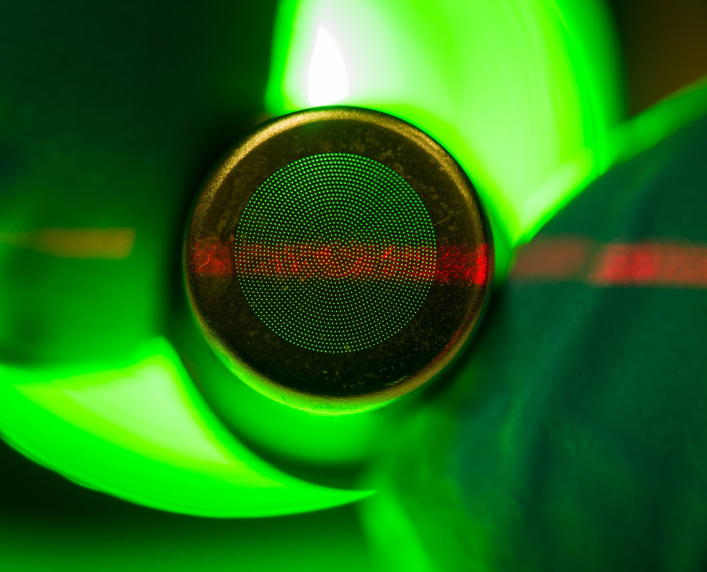 Laserbohren von Mikrolöchern für Spinndüsen