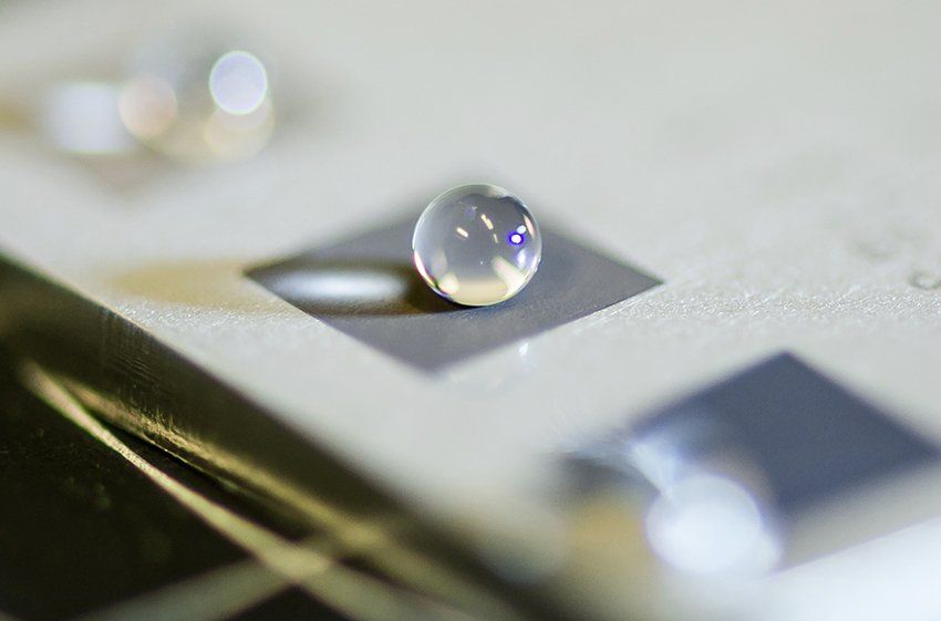 Hydrophobic steel surface made by laser structuring
