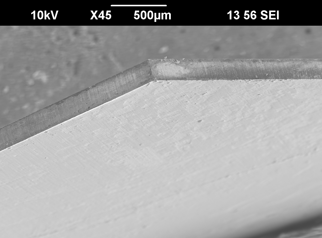 Hochqualitative Schnittkante erzeugt mit dem Ultrakurzpuls-Laser