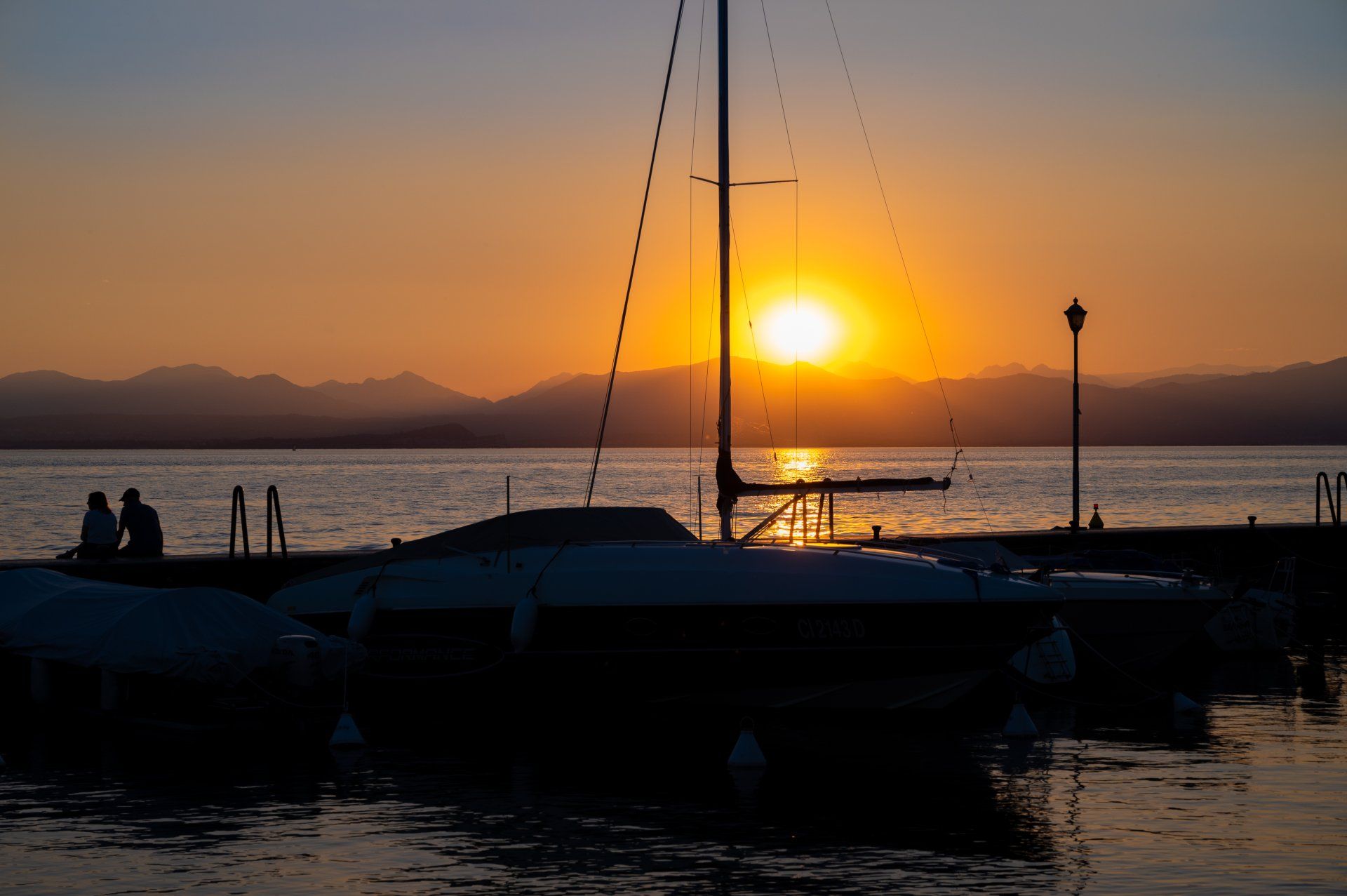 Sonnenuntergang in einem Hafen
