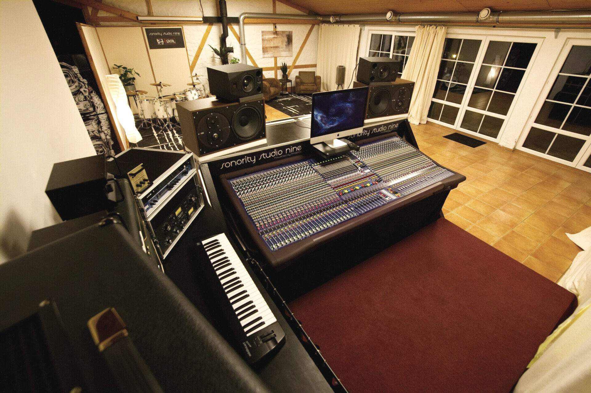 Midi Keyboard; Analog Recording; Professionelles Tonstudio