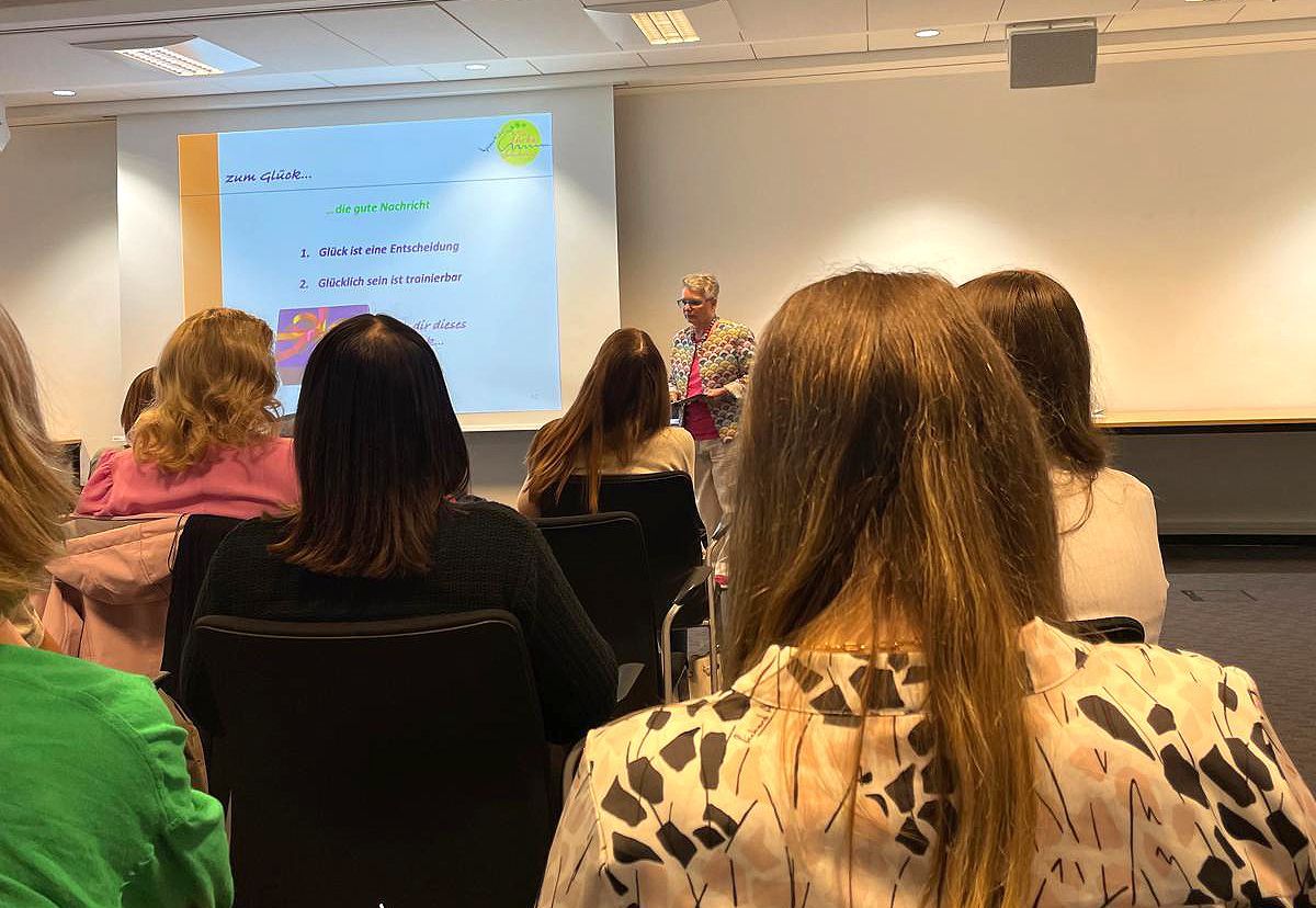 Onlinekurs 1 Tag Präsenz
Entscheide dich fürs Glück
– Der Basiskurs
