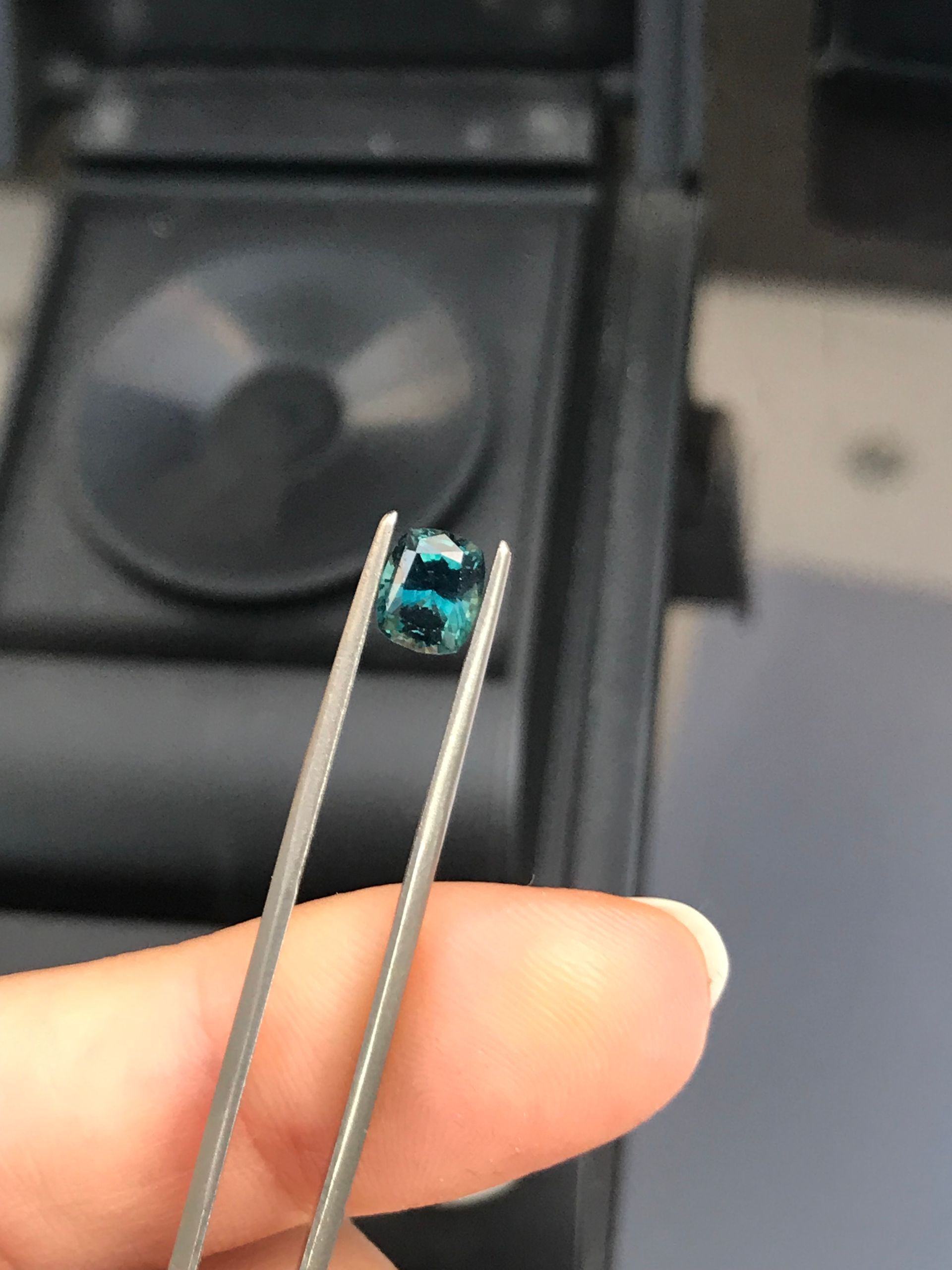 Saphir D'auvergne. Rivière Ailloux