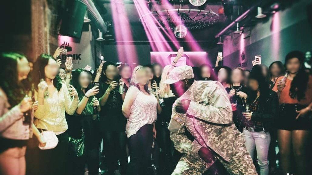 Stripper Jeremy aus Stuttgart, www.strip-buchen.de, stripper günstig buchen, manstrip